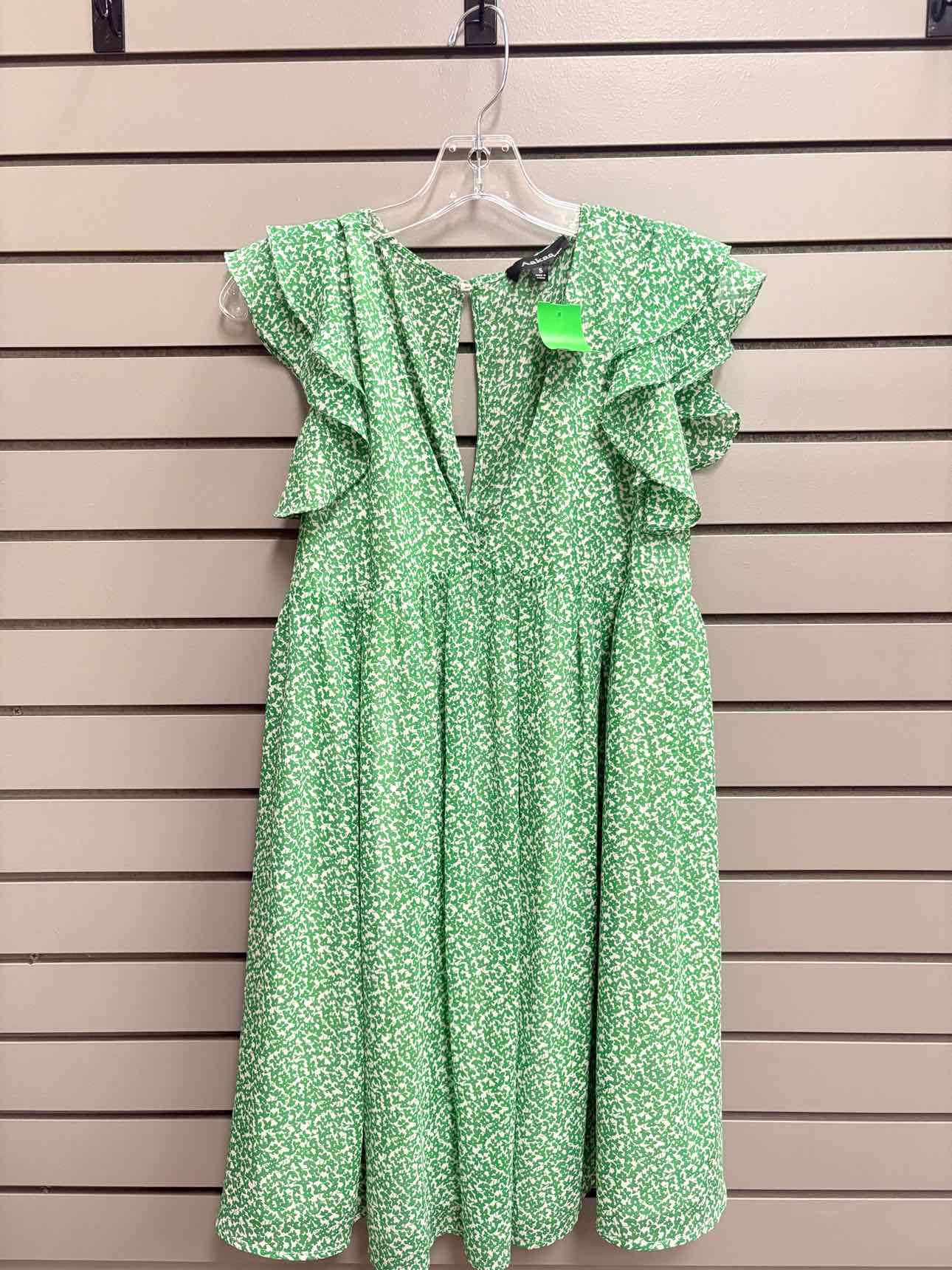 Women's Size Small Green Aakaa Short Sleeve Floral Above Knee Dress