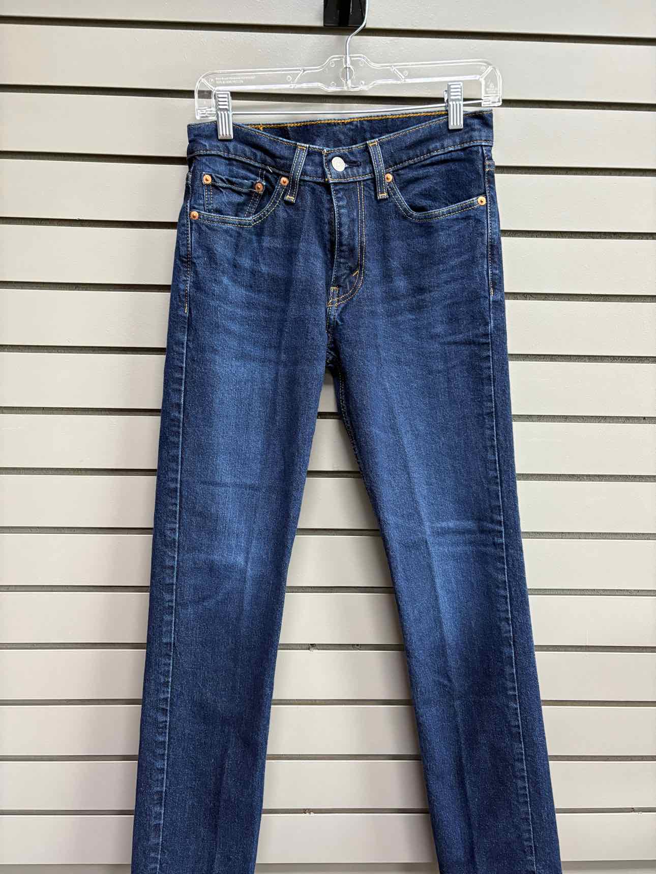 Women's Waist Size 29 Levis Dark Blue Jean