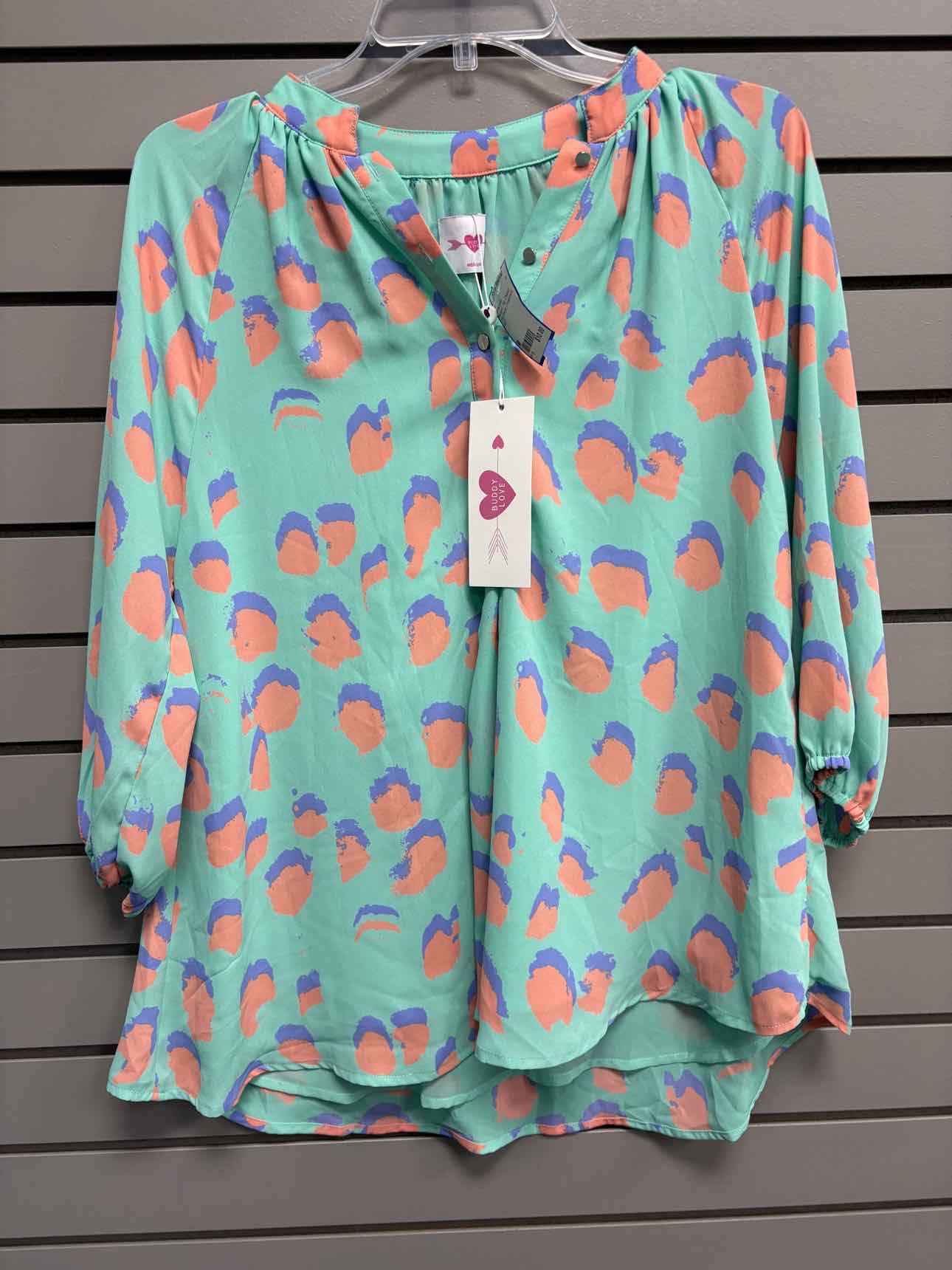 Women's Women Size M Teal Buddy Love Cheetah Long Sleeve Shirt