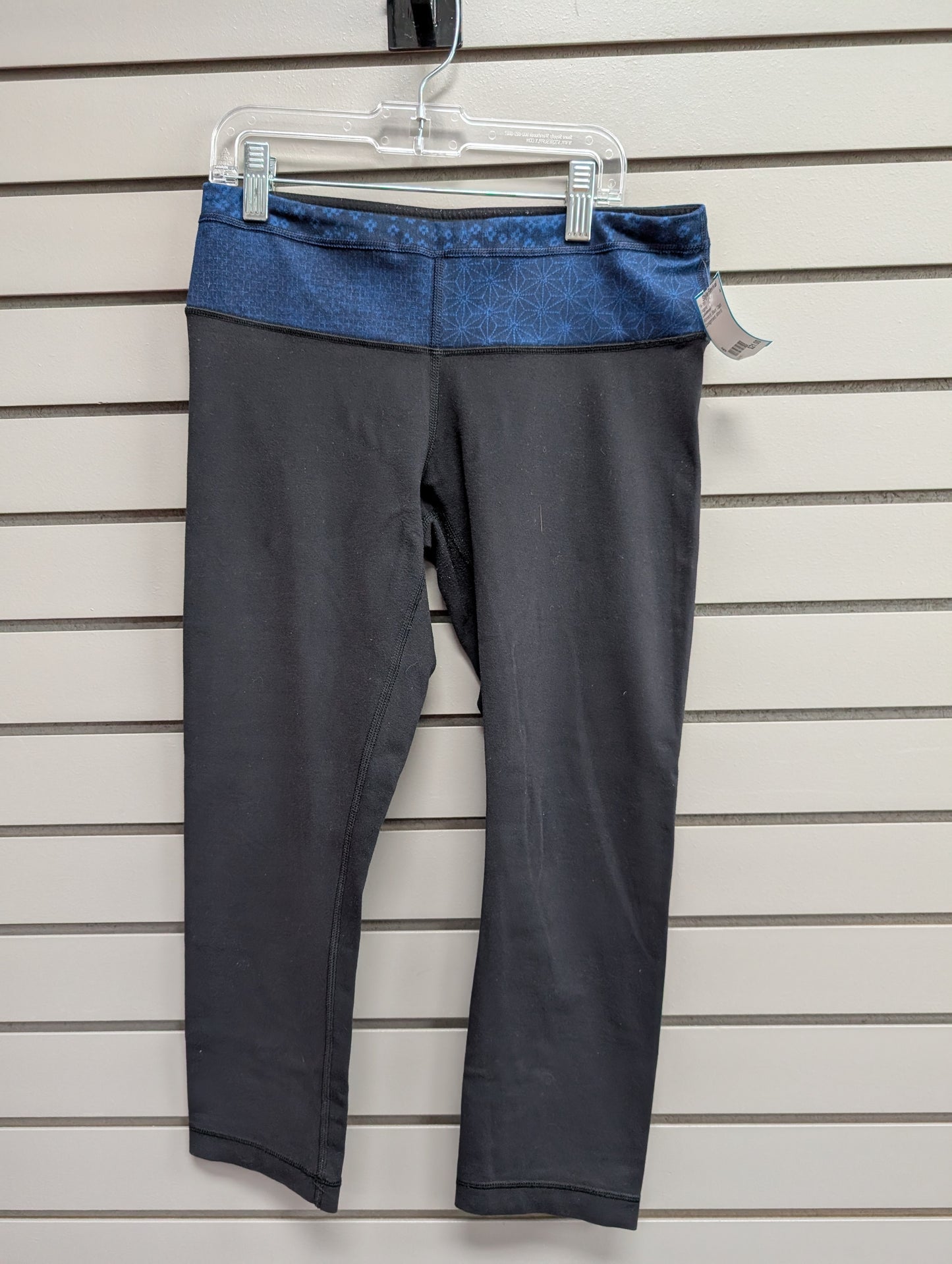 Women's Women Size 6 Lululemon Black Capri Legging