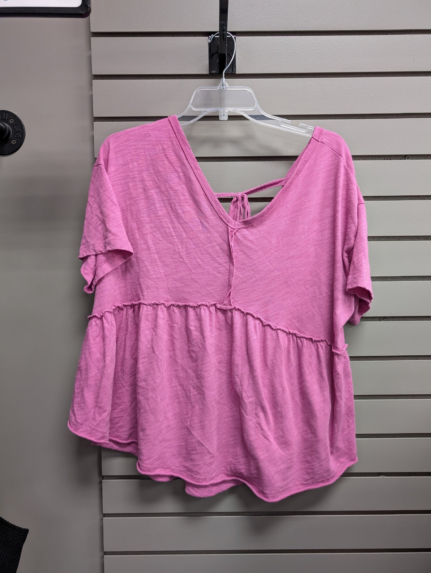 Women's Women Size L Purple American Eagle V-Neck Short Sleeve Shirt