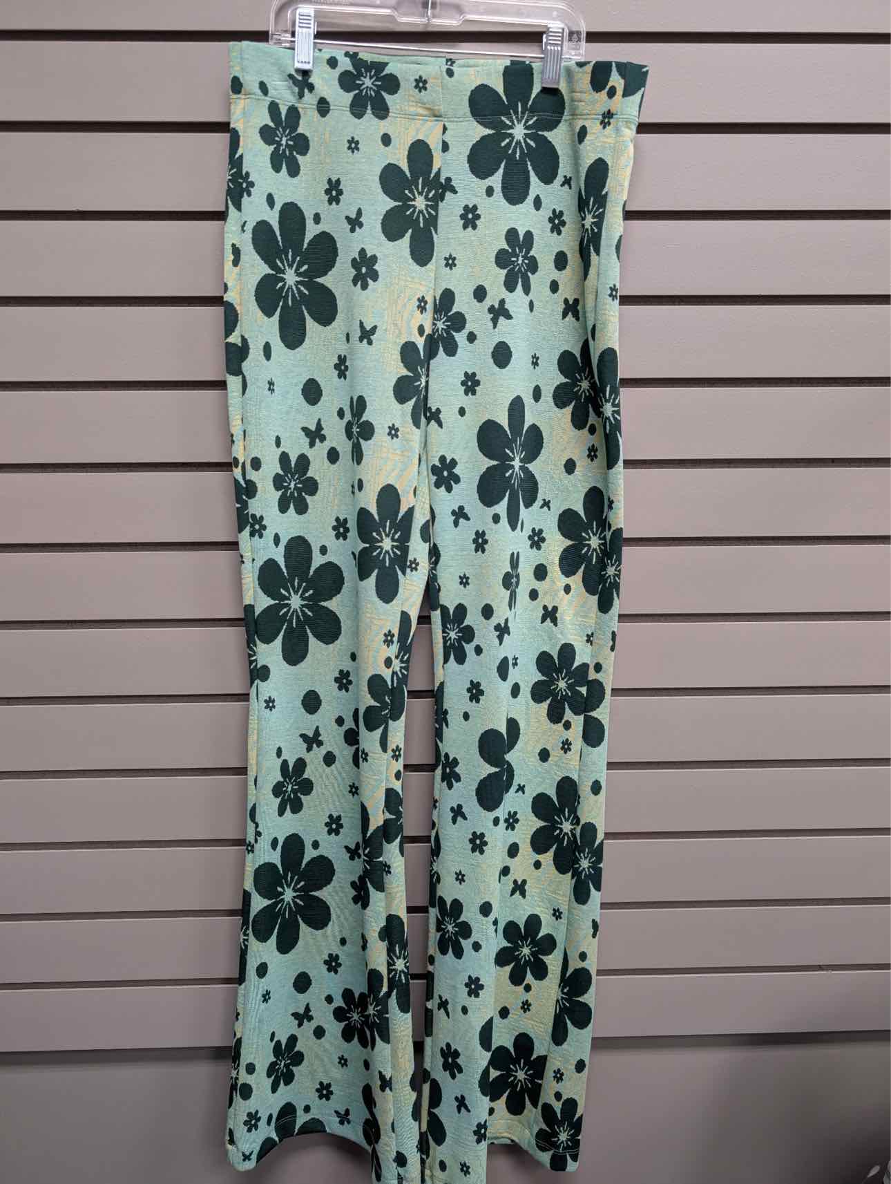 Women's Waist Size M Urban Outfitters Green Floral Wide Leg Pant