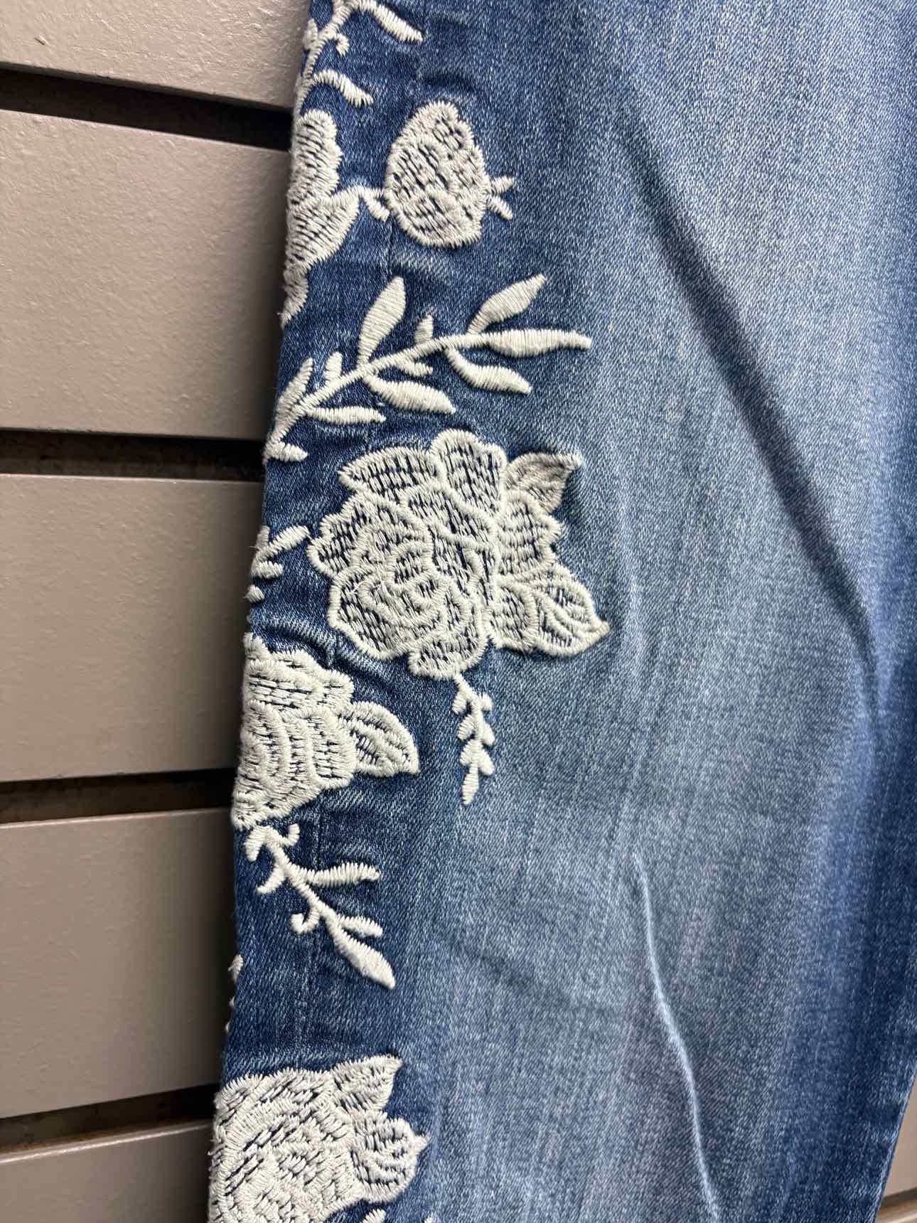 Women's Waist Size 6 KUT Blue Floral Jean