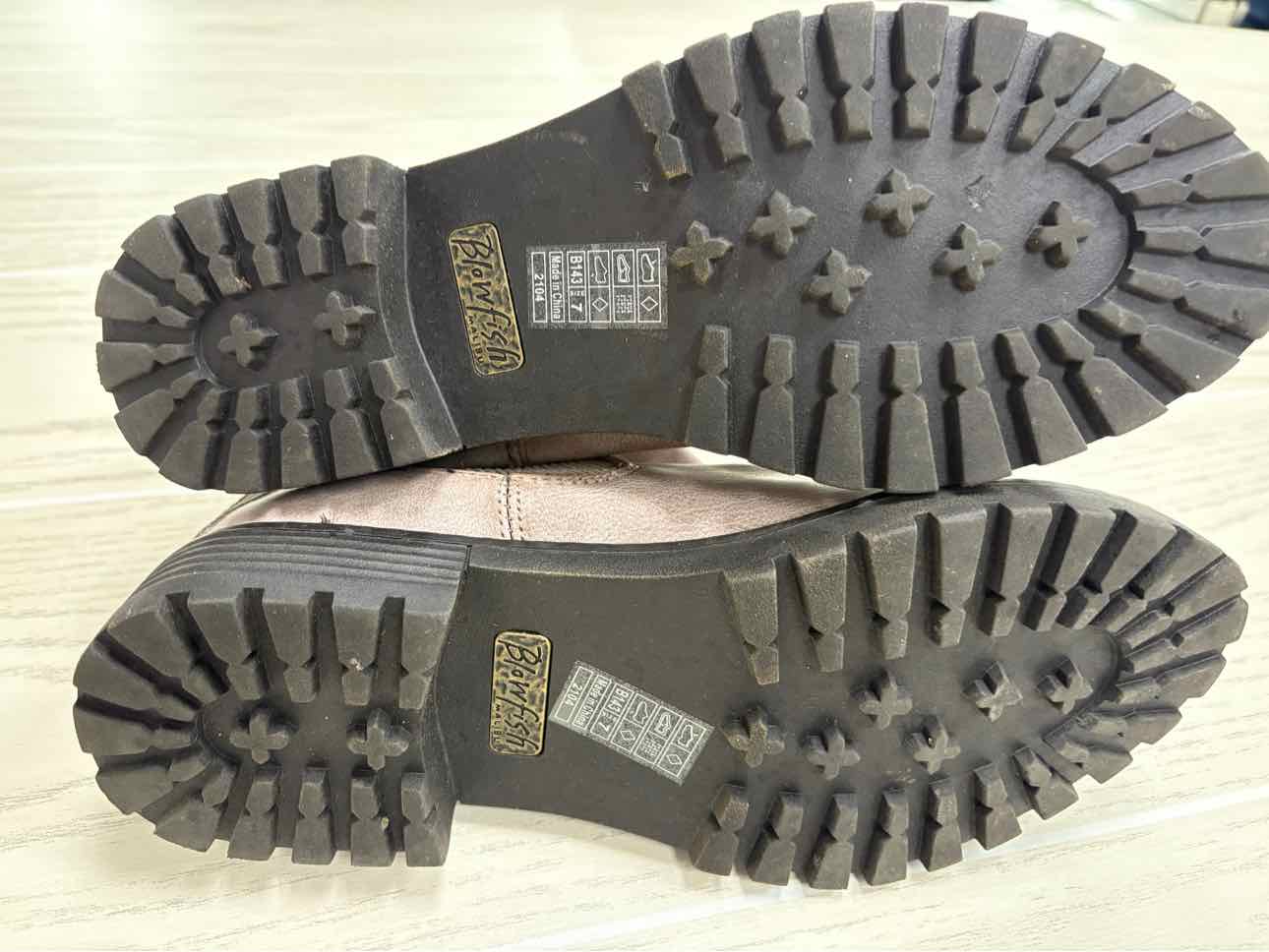 Women's W Shoe Size 7 Tan Blowfish Boot