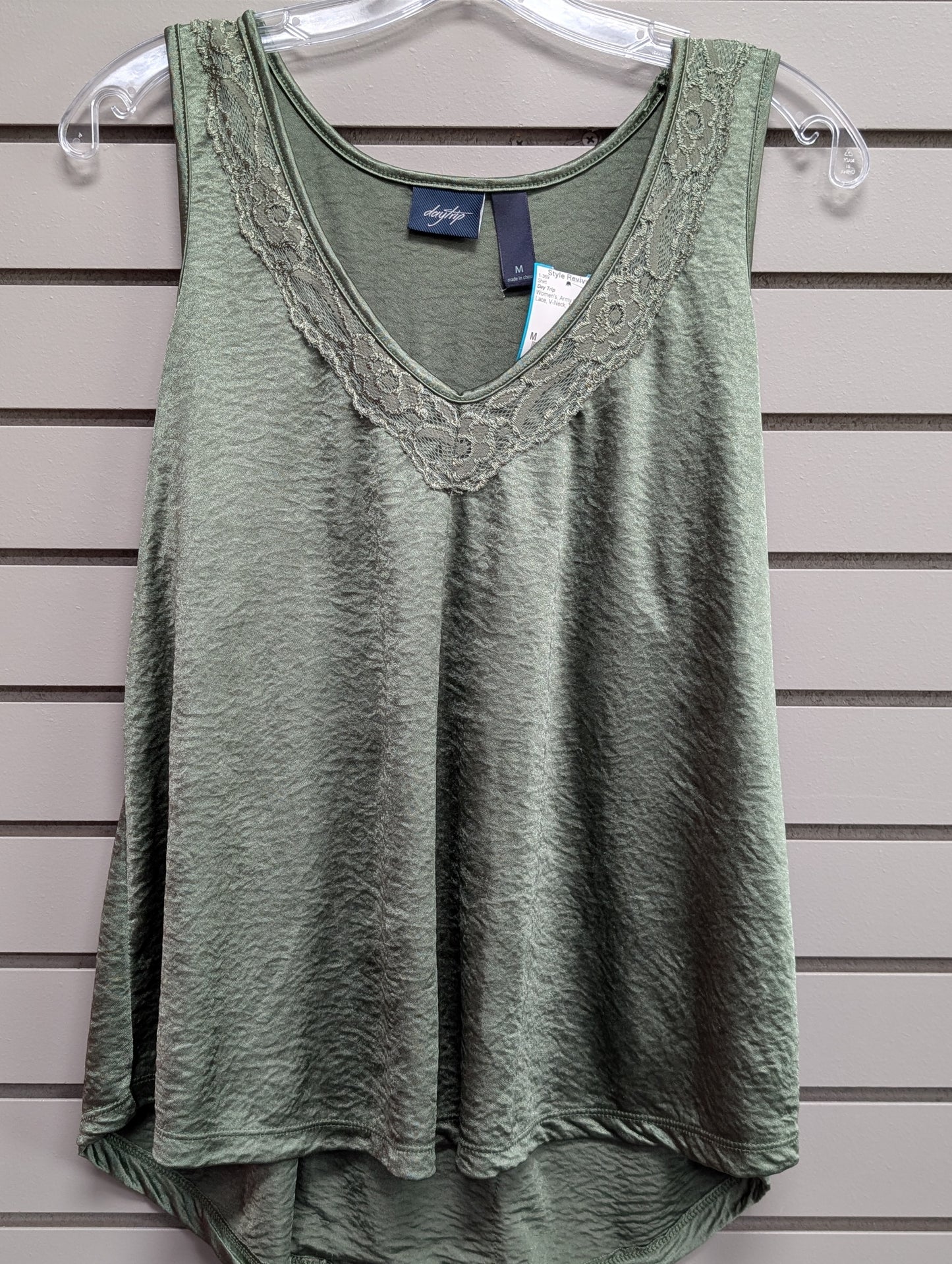 Women's Women Size M Army Green Day Trip Lace V-Neck Tank Shirt