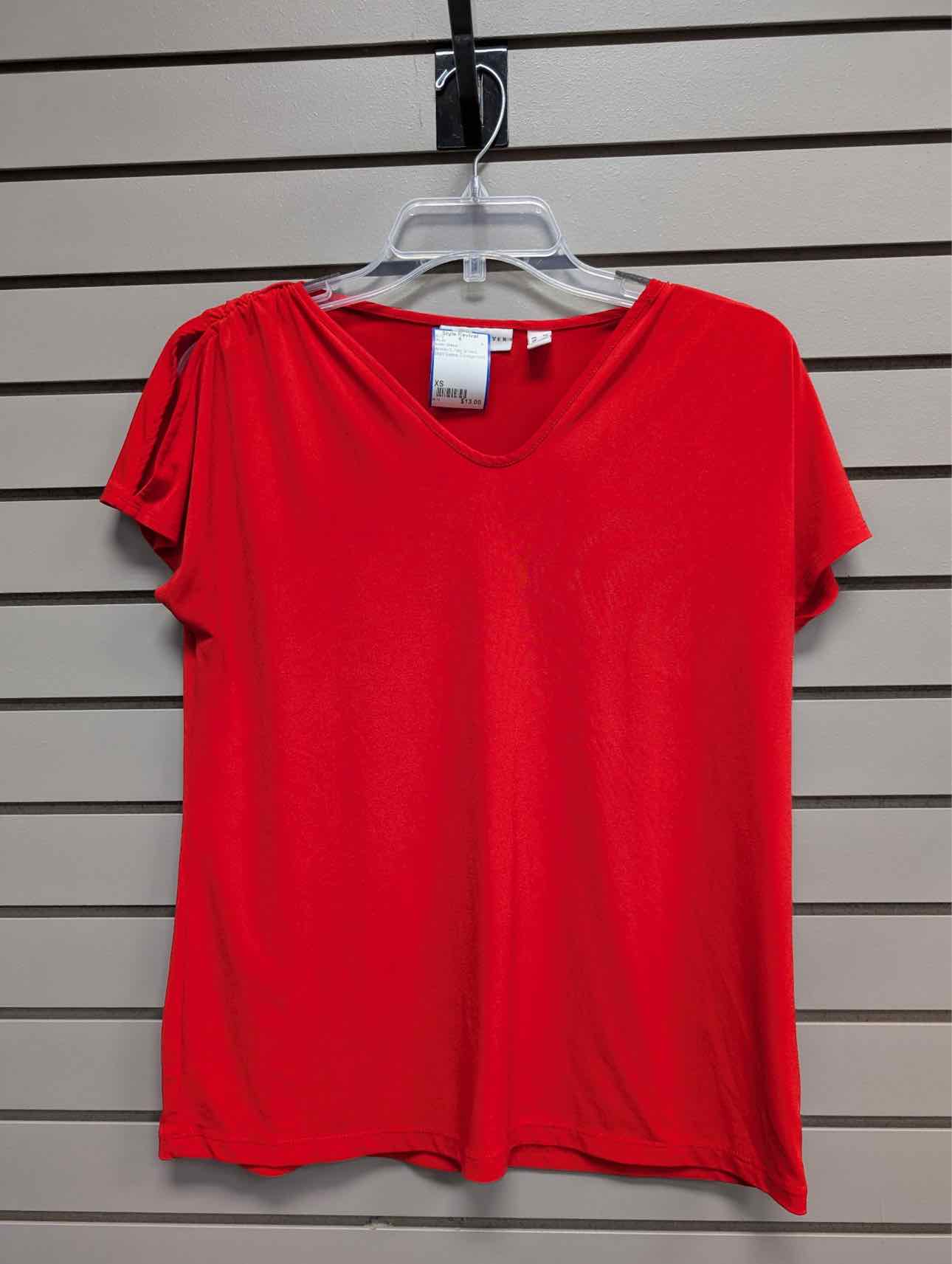 Women's Women Size XS Red susan Graver V-Neck Short Sleeve Blouse