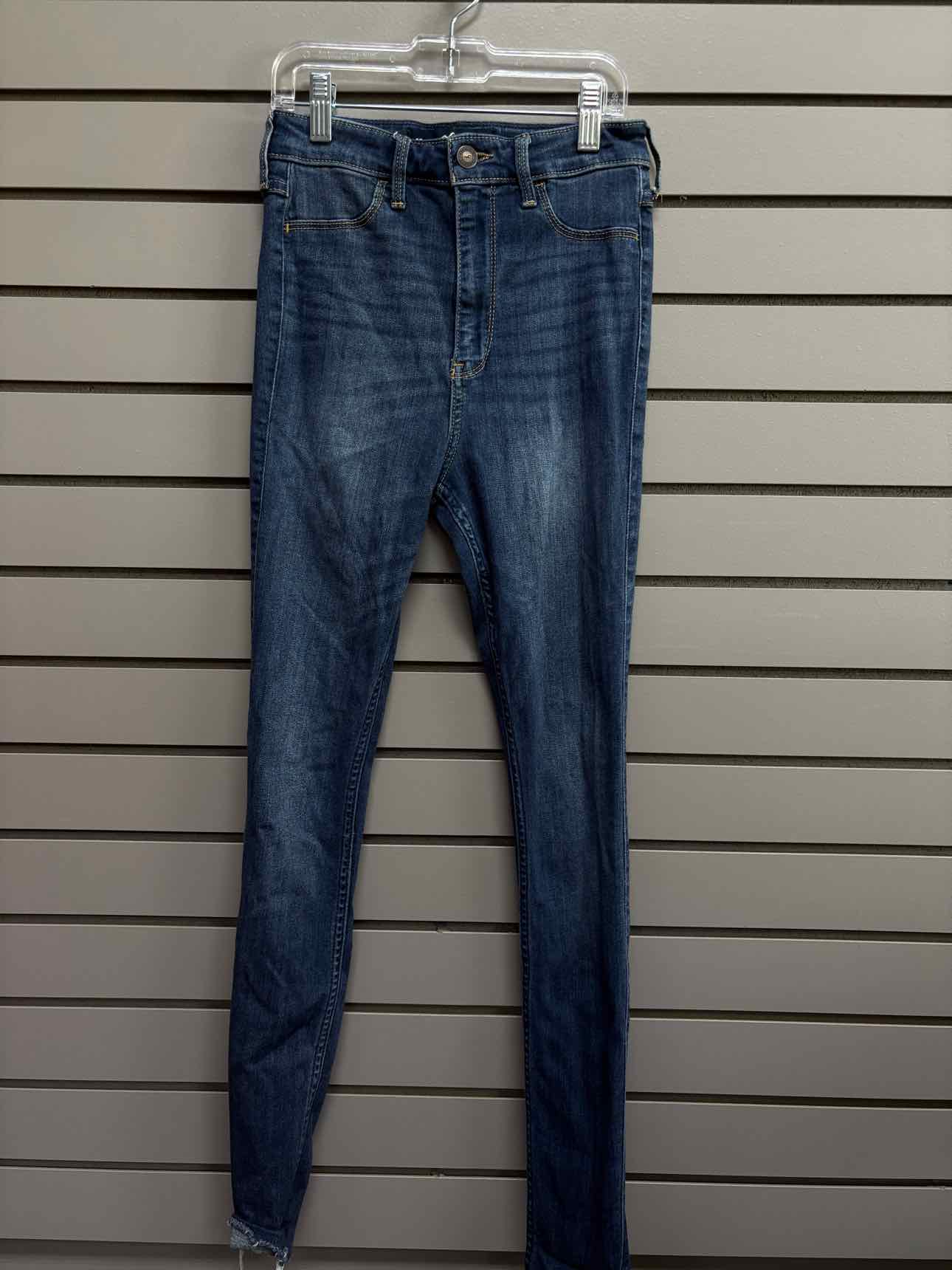 Women's Waist Size 26 hollister Dark Blue Jean