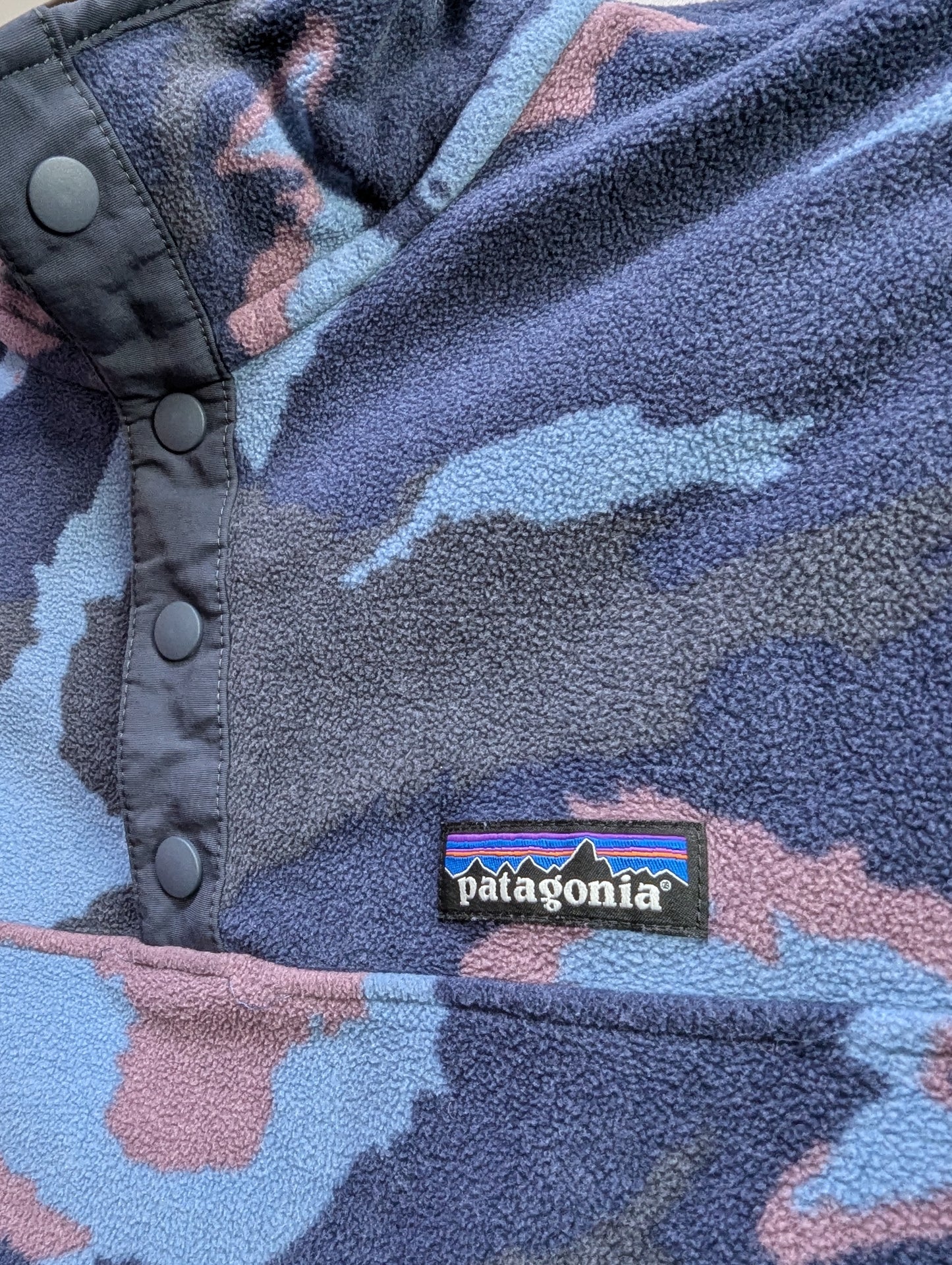Women Size XS Blue patagonia Camoflage Long Sleeve Pullover