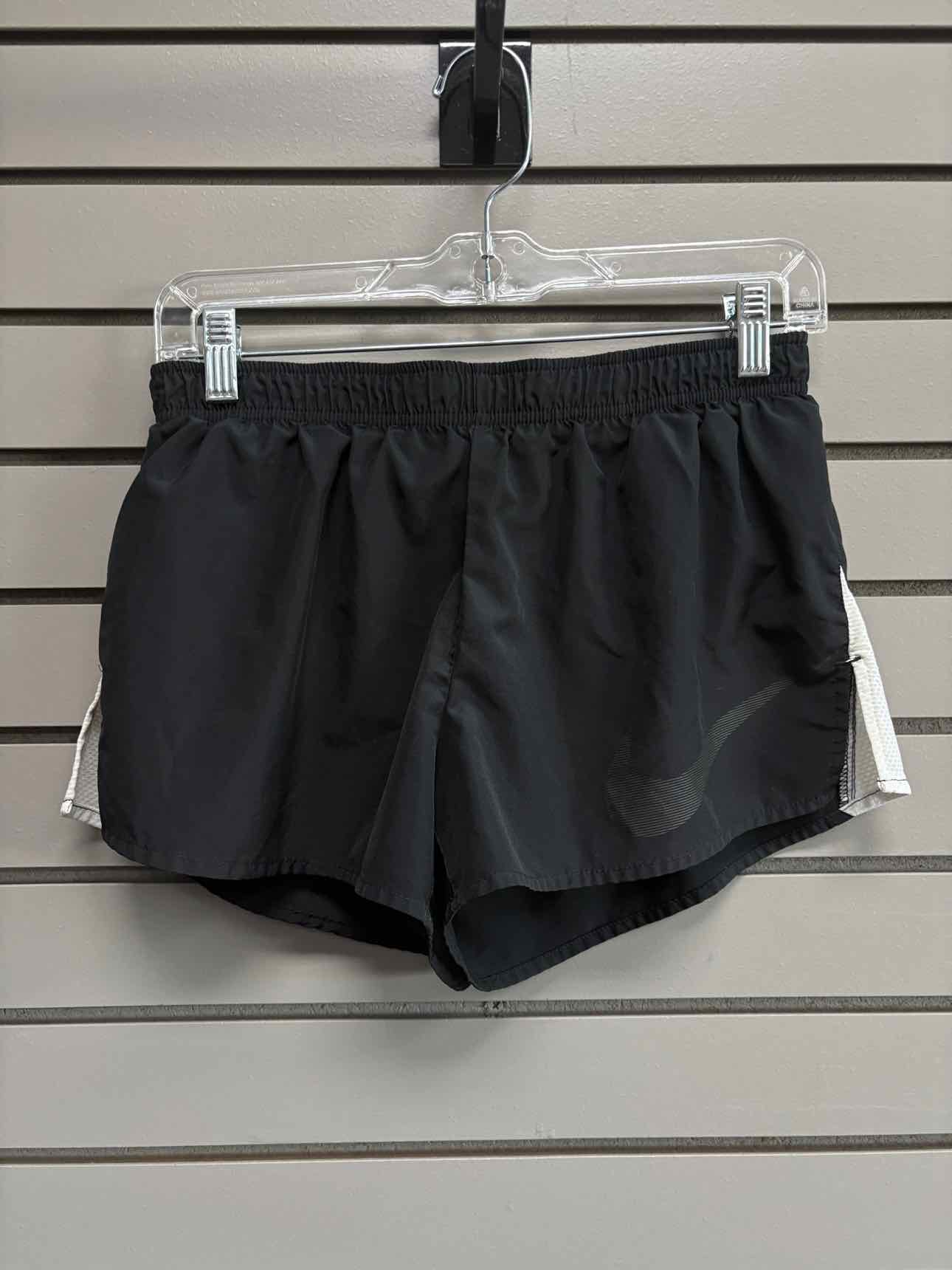Women's Women Size M Nike Black Short