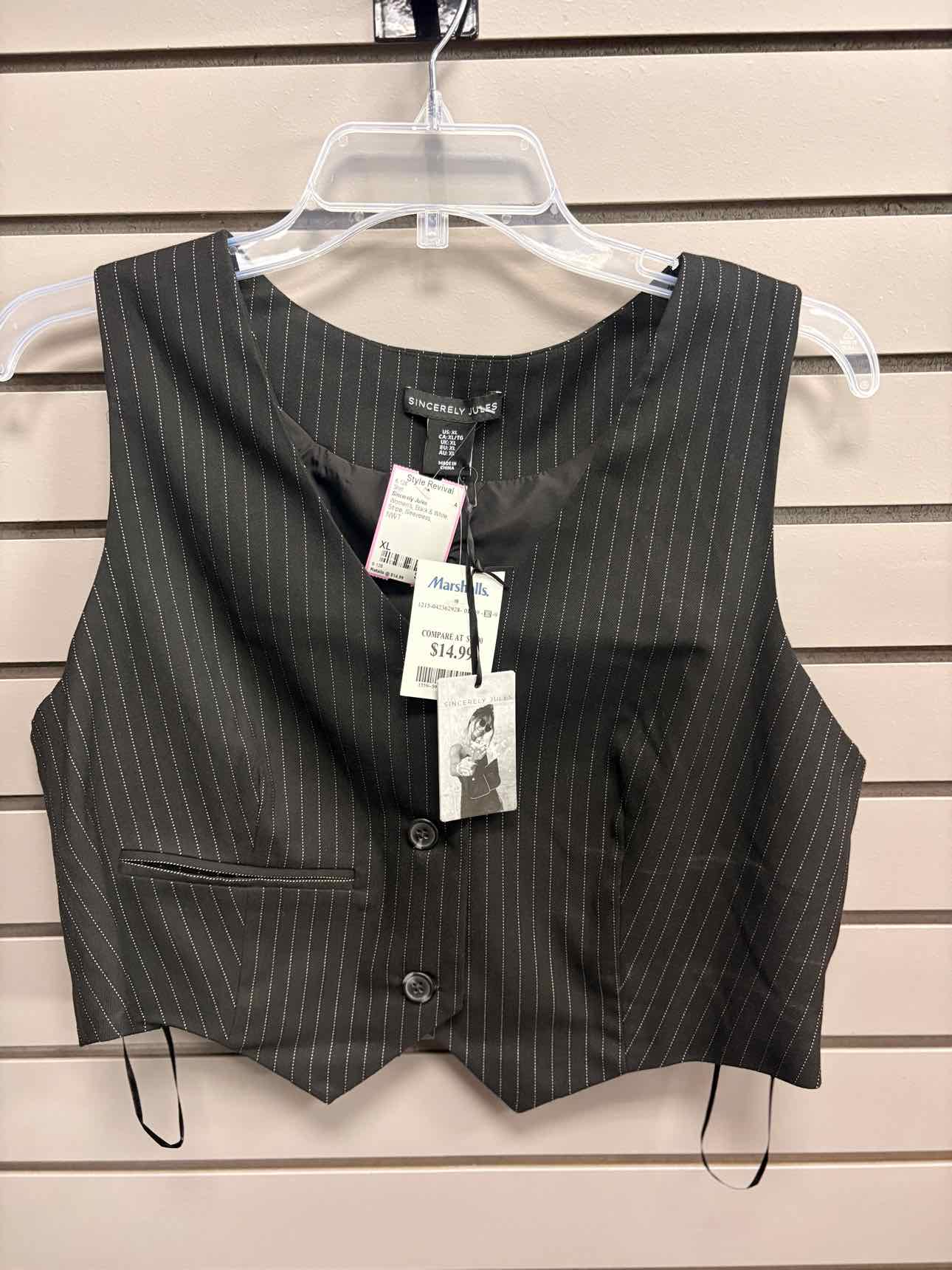 Women's Women Size XL Black & White Sincerely Jules Stripe Sleeveless Shirt