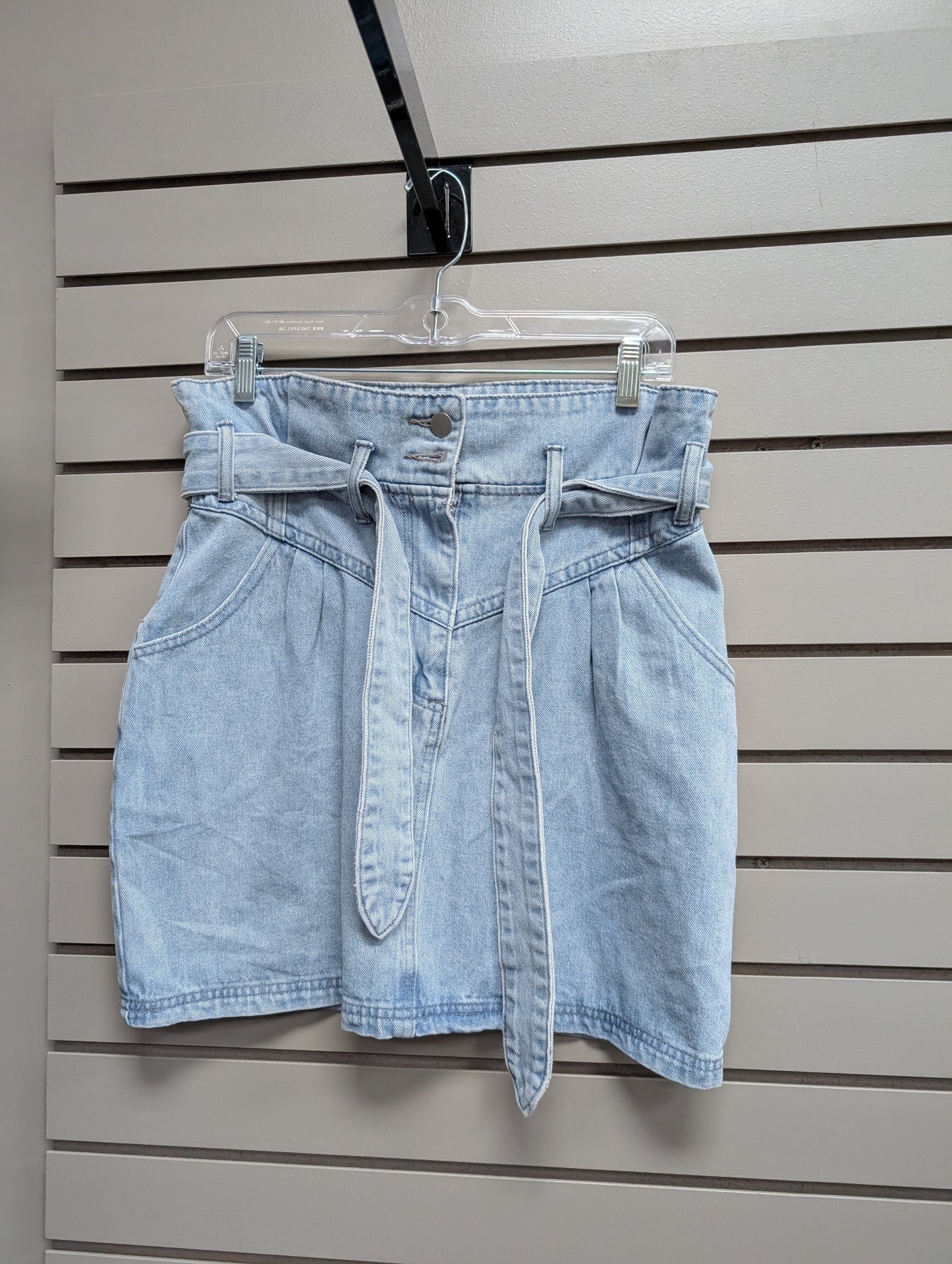 Women's Waist Size M Gilli Denim Knee Length Skirt