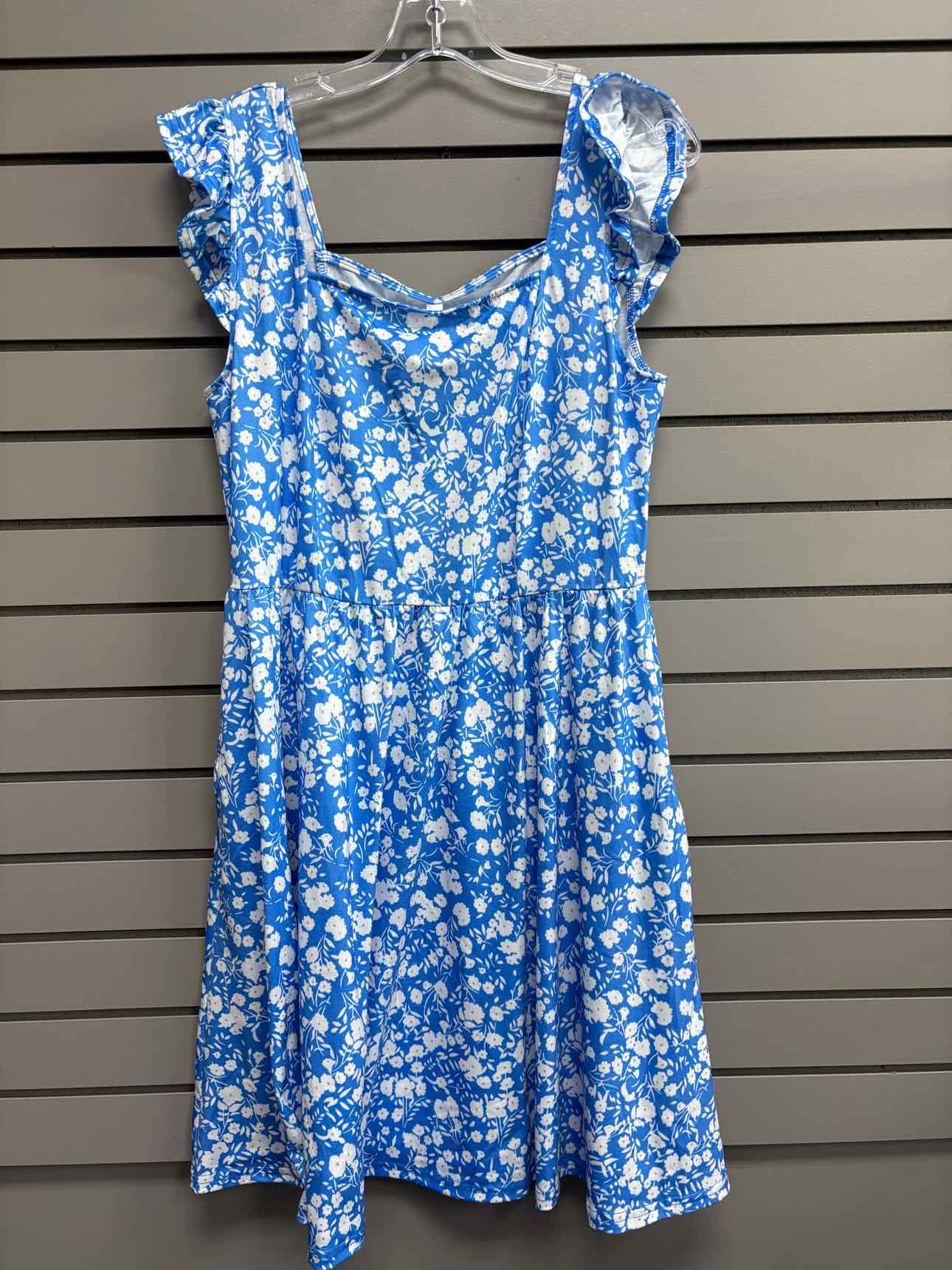 Women's Size XL Blue Naggo Tank Floral Knee Length Dress