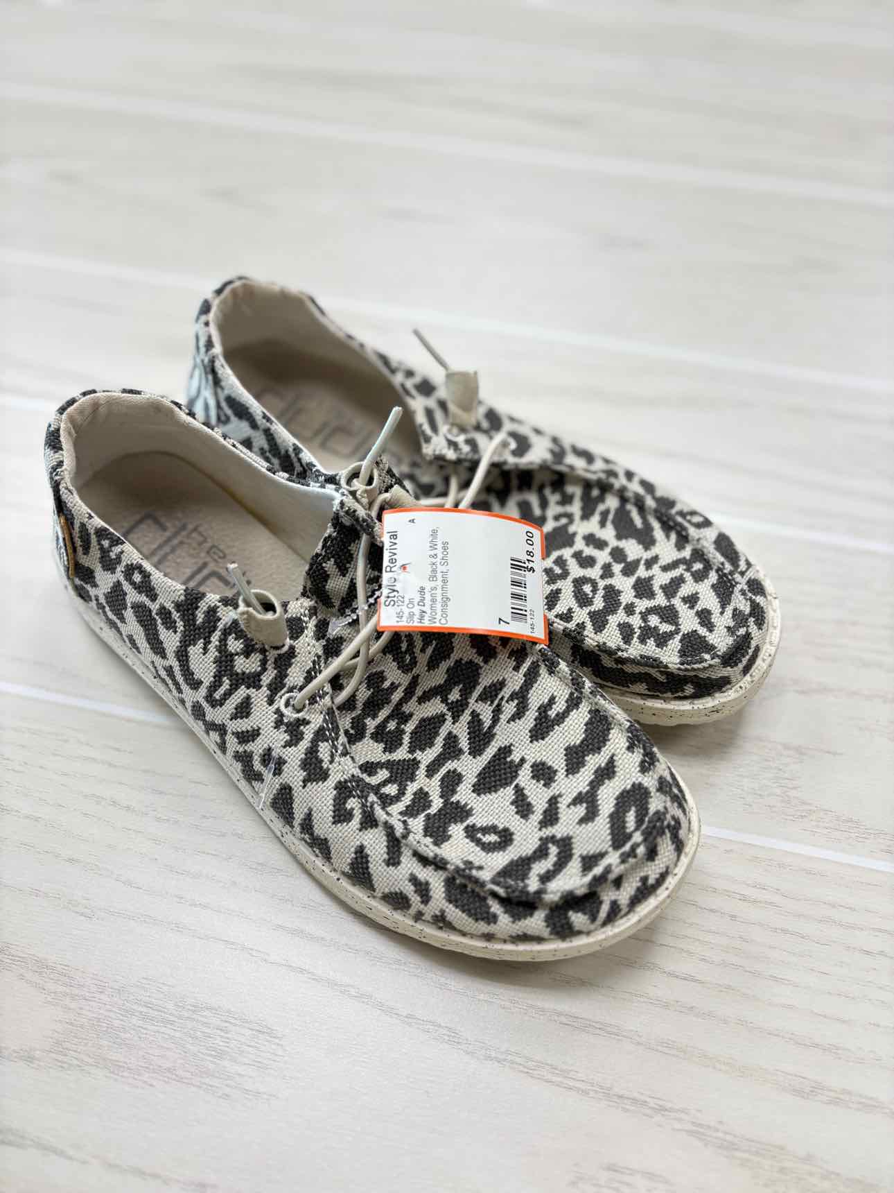 Women's W Shoe Size 7 Black & White Hey Dude Slip On