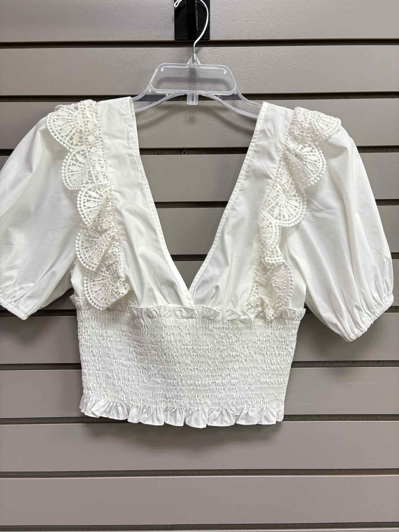 NWT Women's Women Size S White Lush V-Neck Short Sleeve Shirt