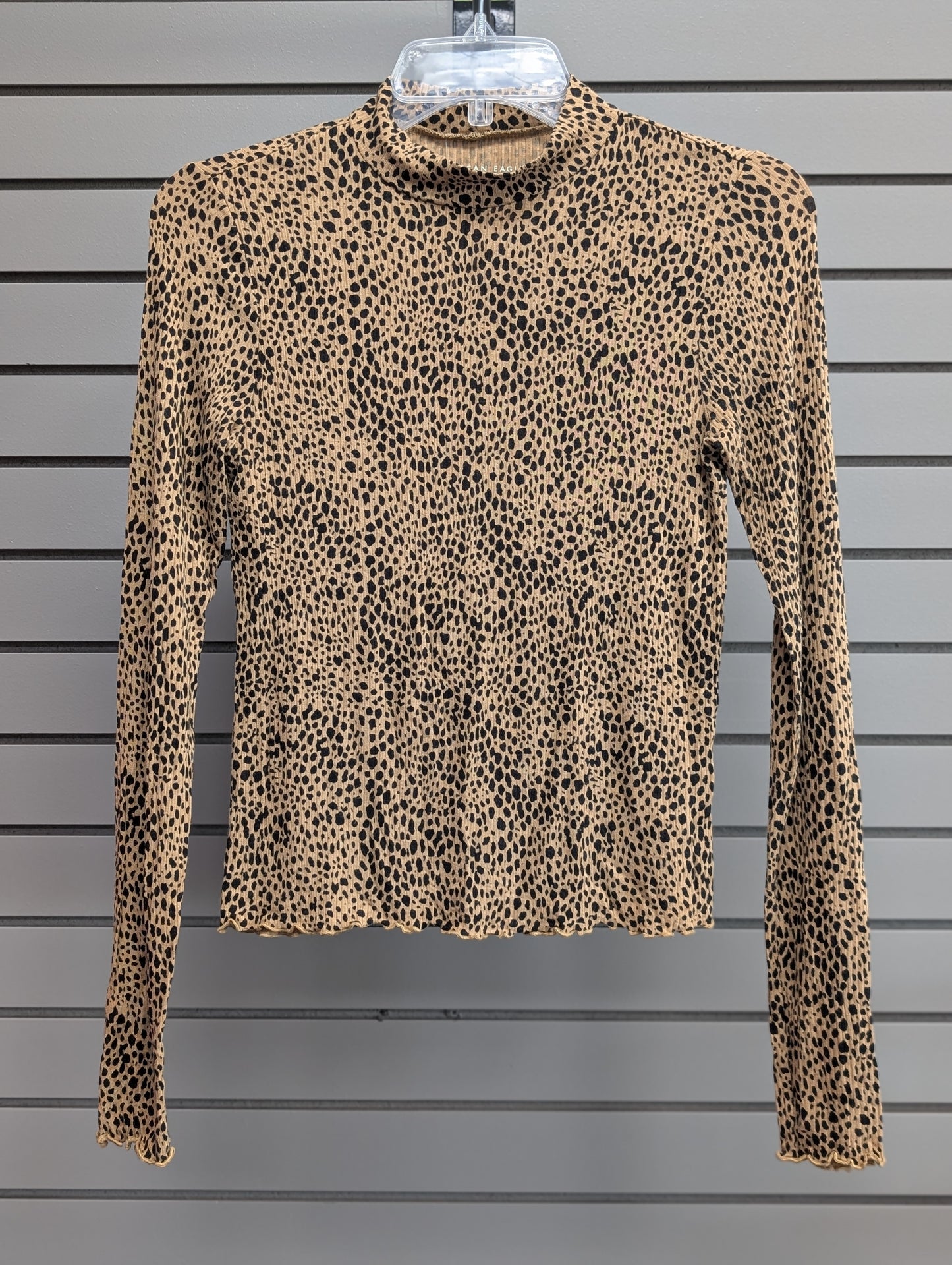 Women's Women Size XS Petite Caramel American Eagle Leopard Turtle Neck Shirt