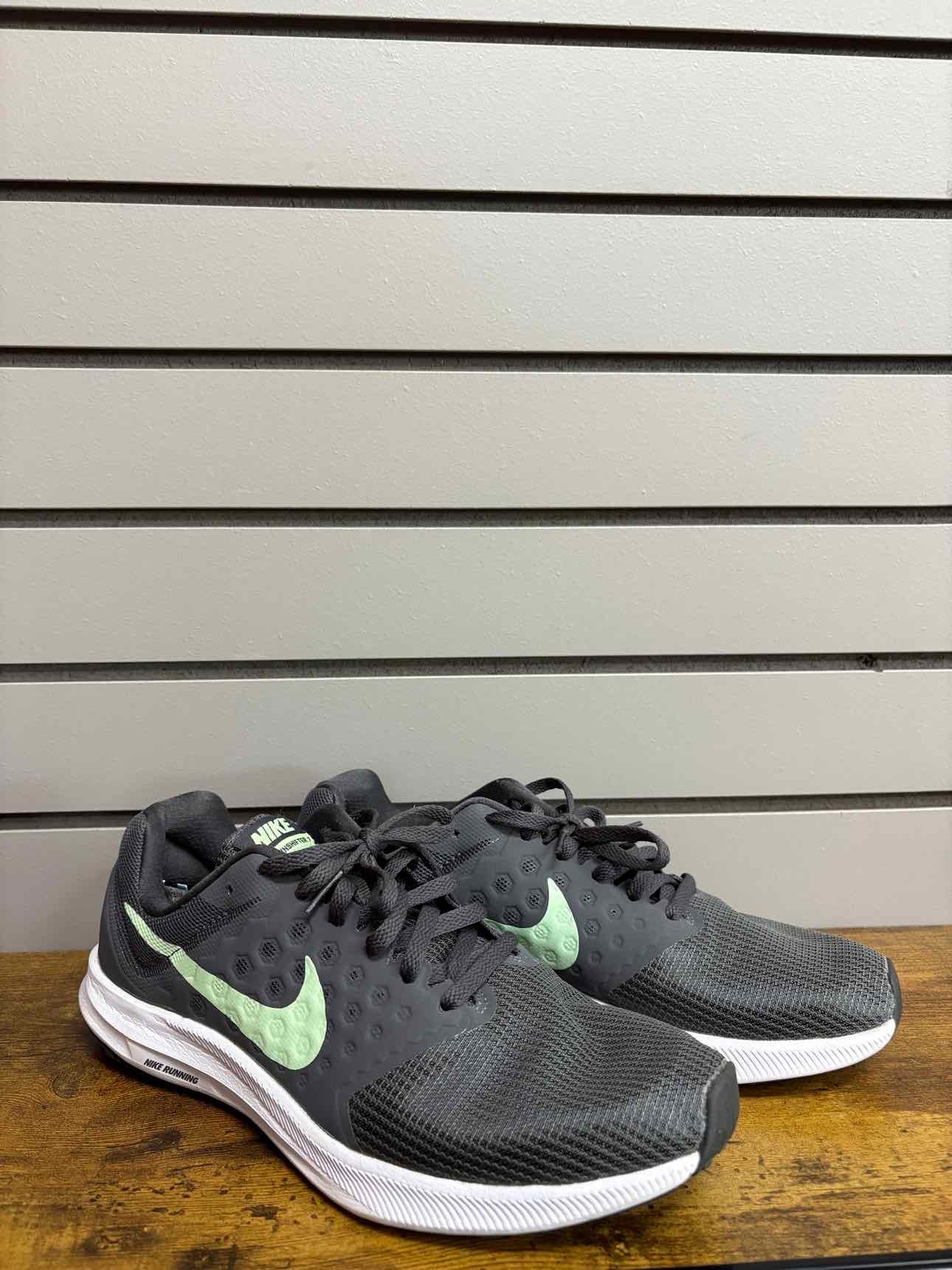 Women's W Shoe Size 9 Charcoal Nike Sneaker