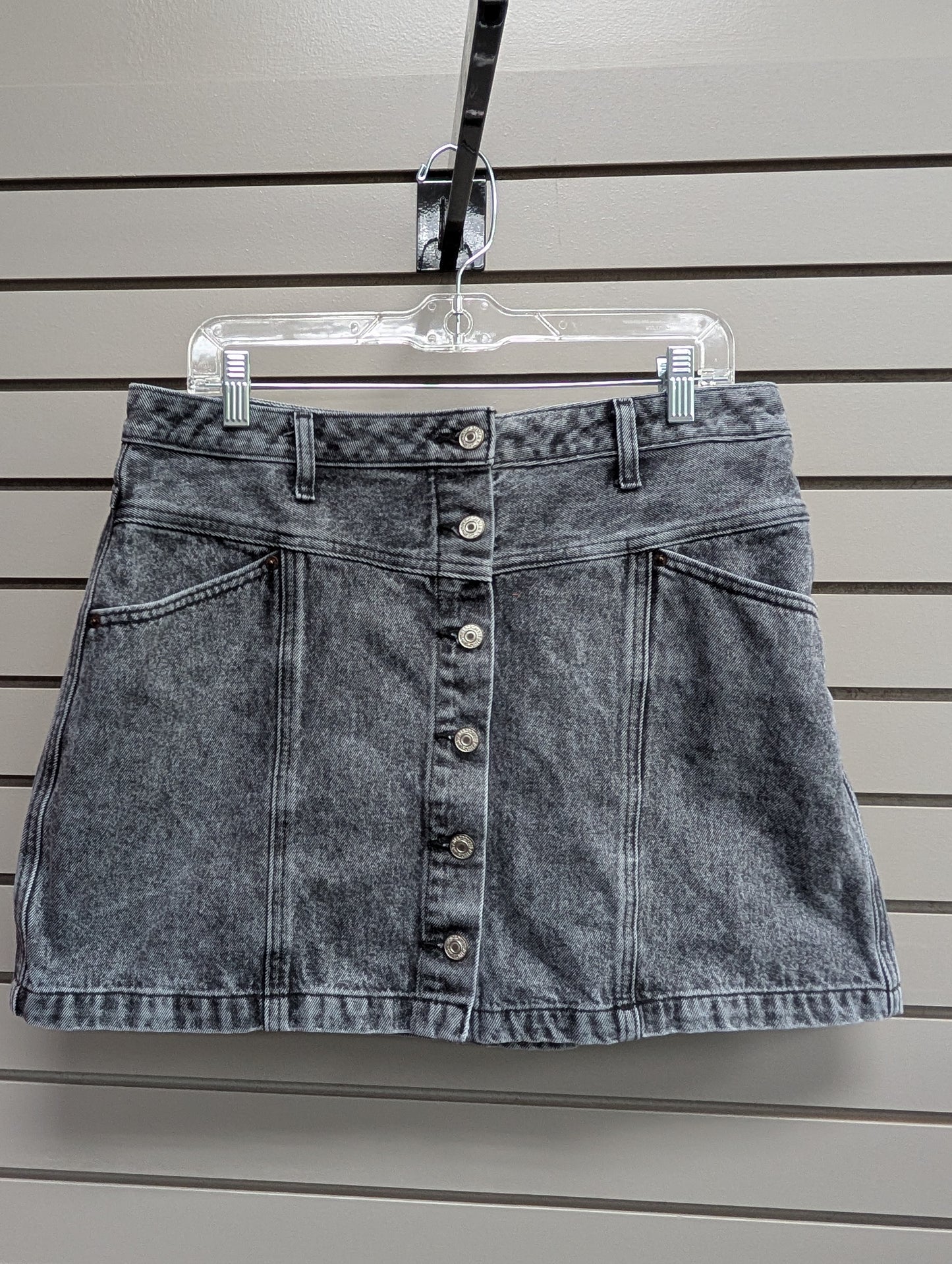 Women's Waist Size 32 Abercrombie & Fitch Black Above Knee Skirt