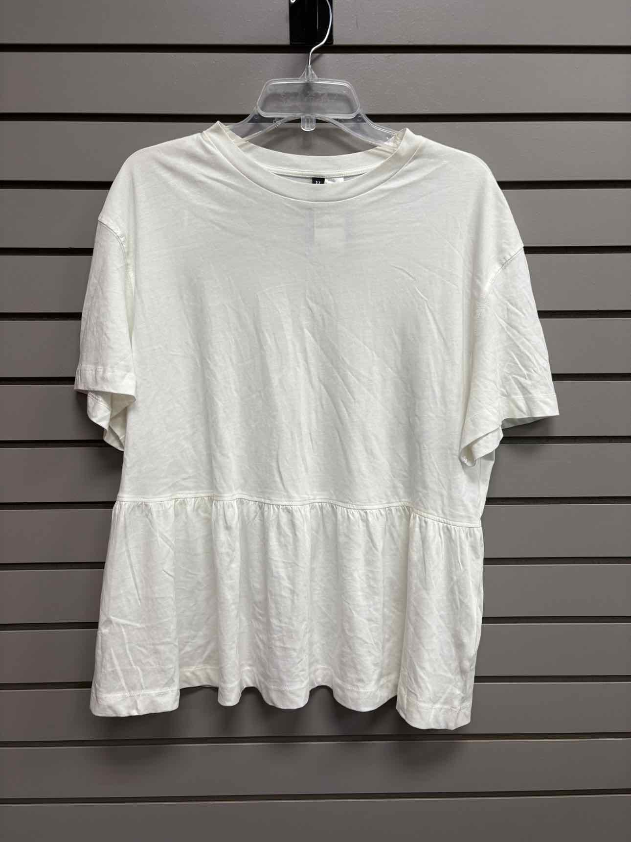 Women's Women Size M Cream Divided Short Sleeve Shirt