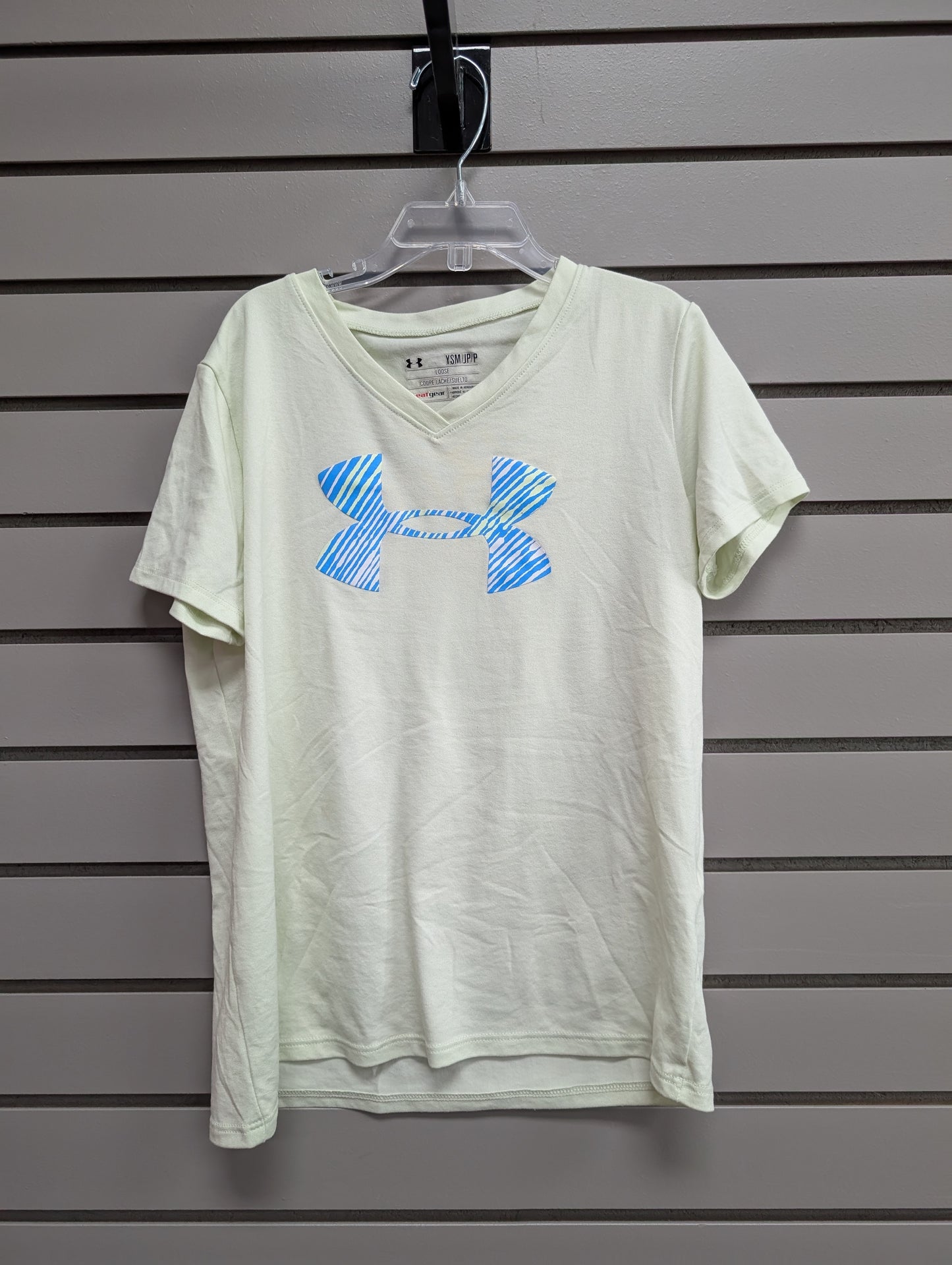 Girl's Child Size S Under Armour Light Green V-Neck Short Sleeve Shirt