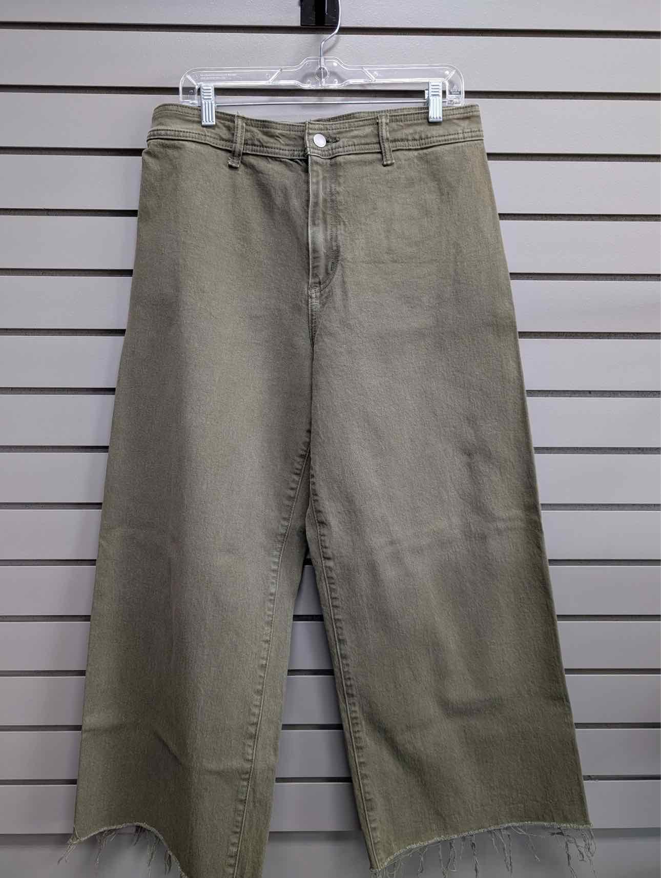 Women's Waist Size 12 Universal Thread Army Green Wide Leg Jean