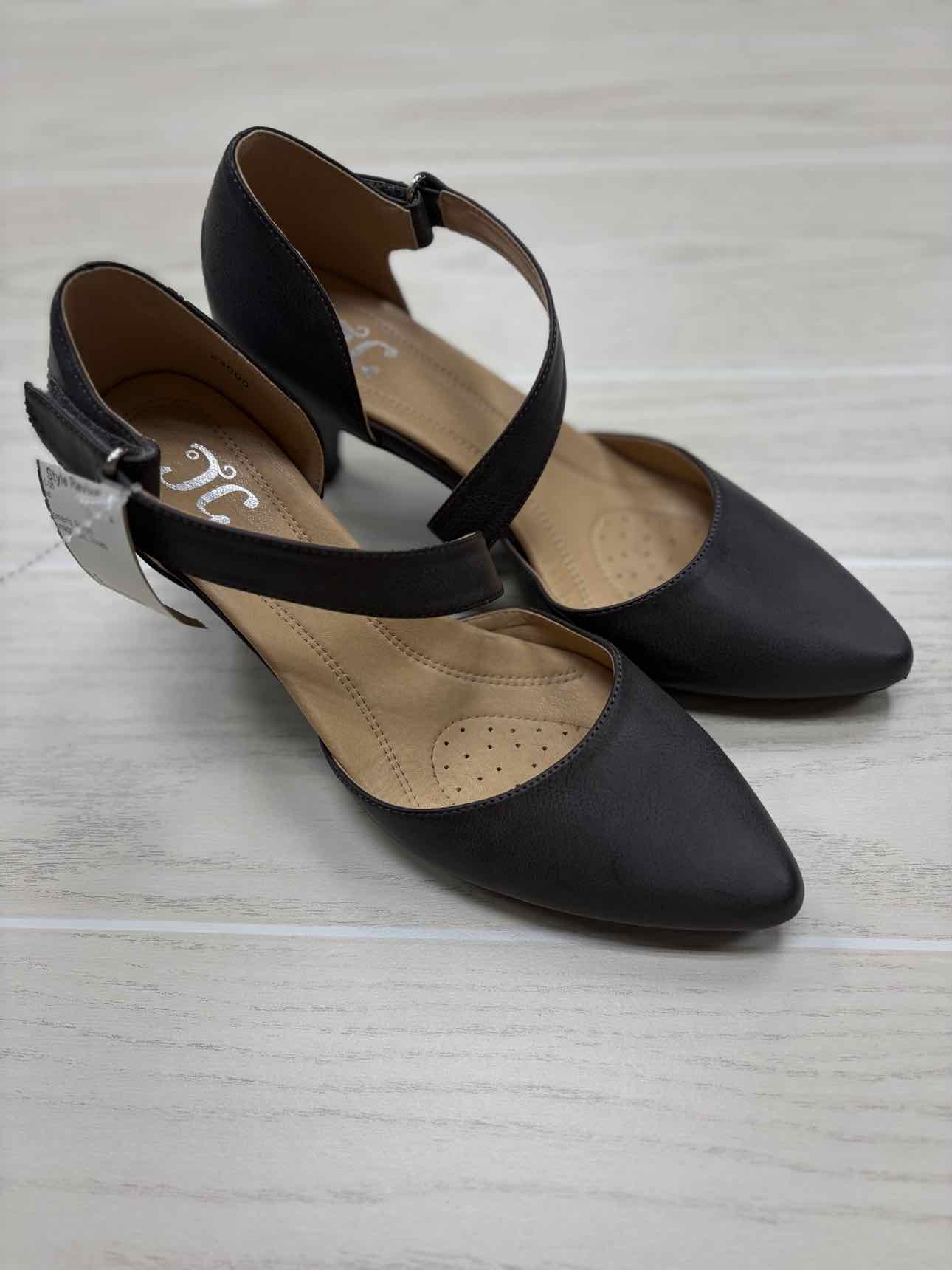 Size 8.5 Purple JC Heel