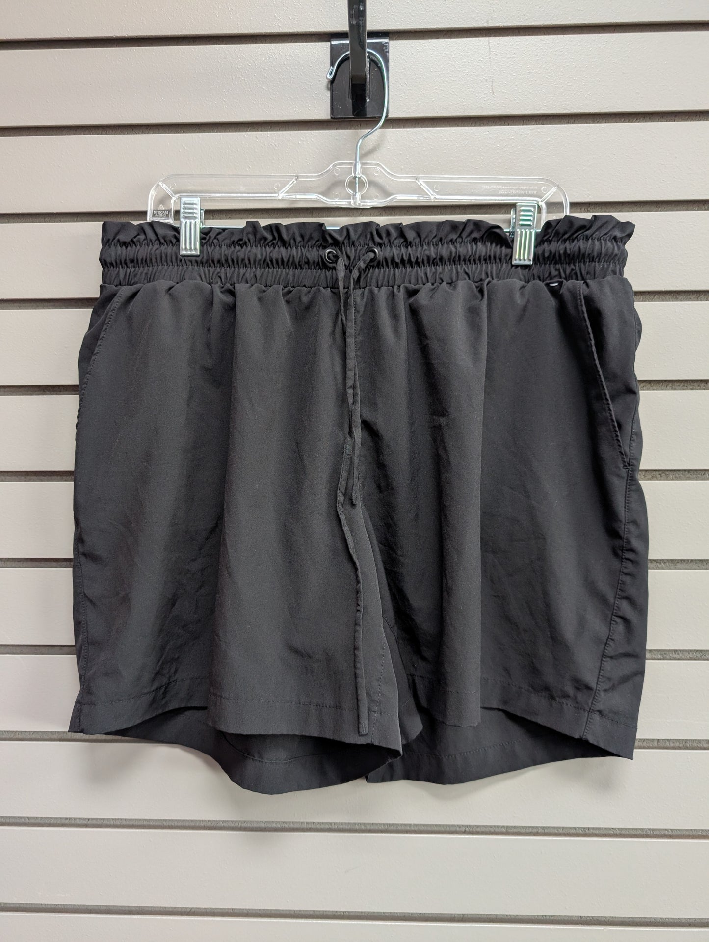 Women's Women Size XL Mondetta Black Short