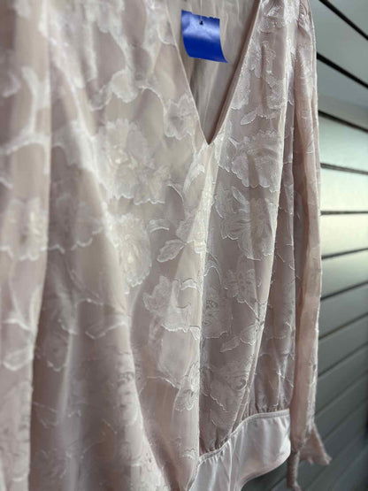 Women's Women Size L Blush Express V-Neck Long Sleeve Shirt