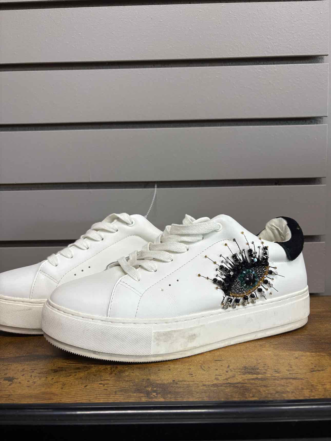 Women's W Shoe Size 9 White Kurt Geiger Sneaker