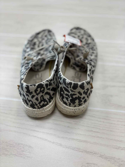 Women's W Shoe Size 7 Black & White Hey Dude Slip On