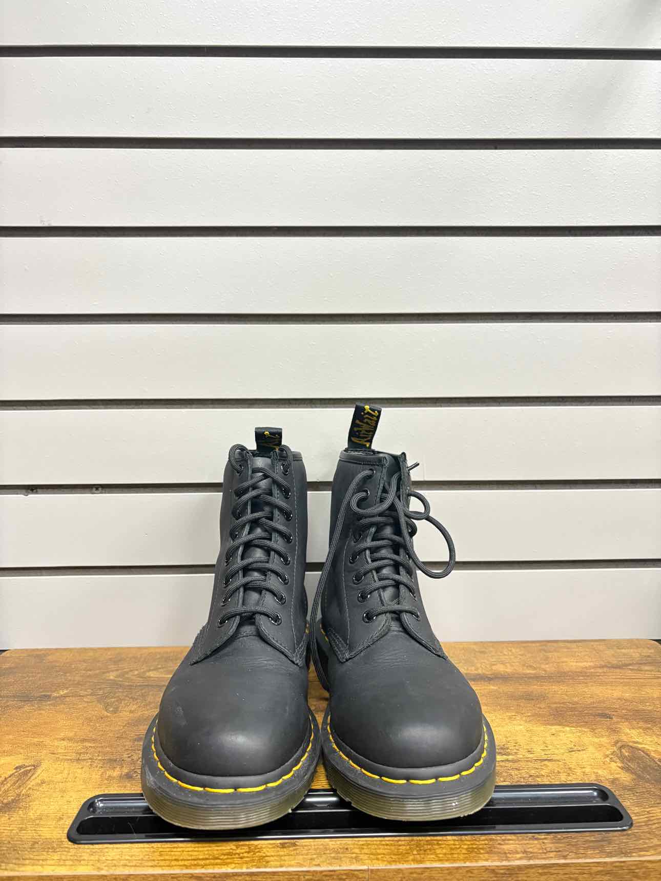 Women's W Shoe Size 7 Black Dr Martens Boot