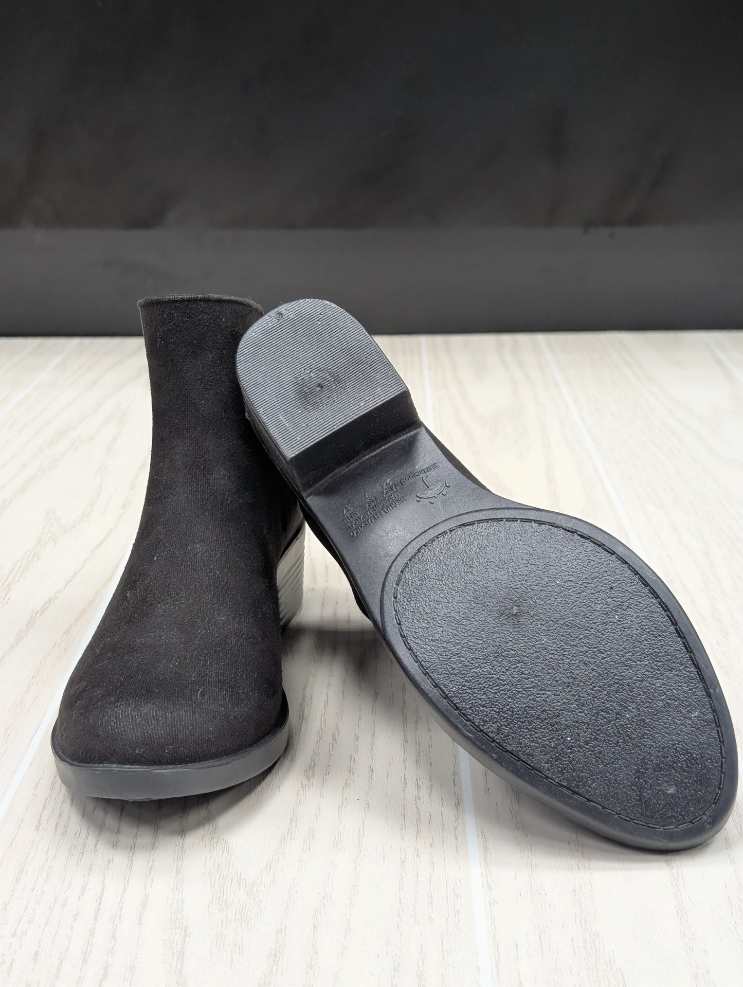 Size 6 Black Wet Knot Mayfair Boot