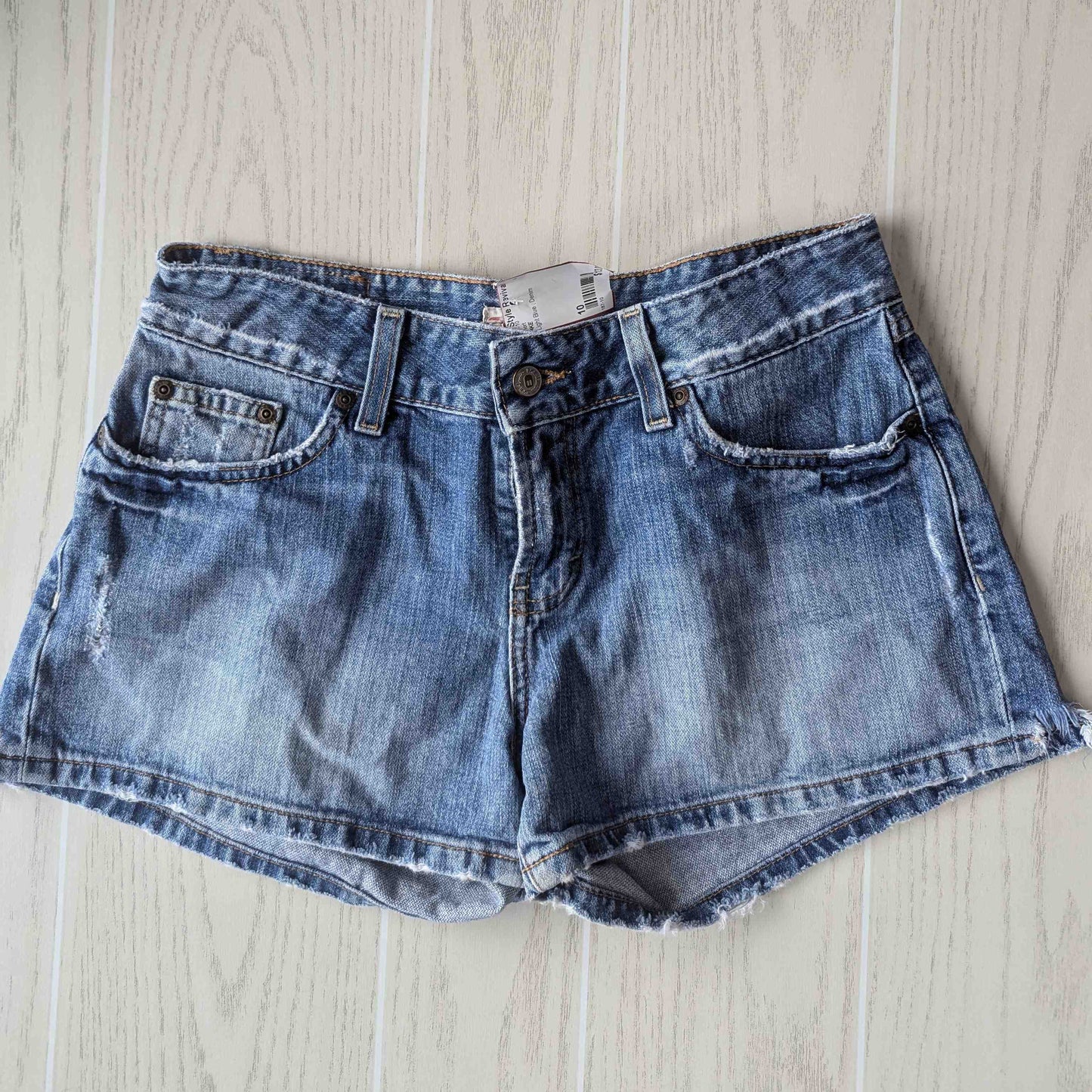 Women Size 10 BKE Light Blue Denim Short