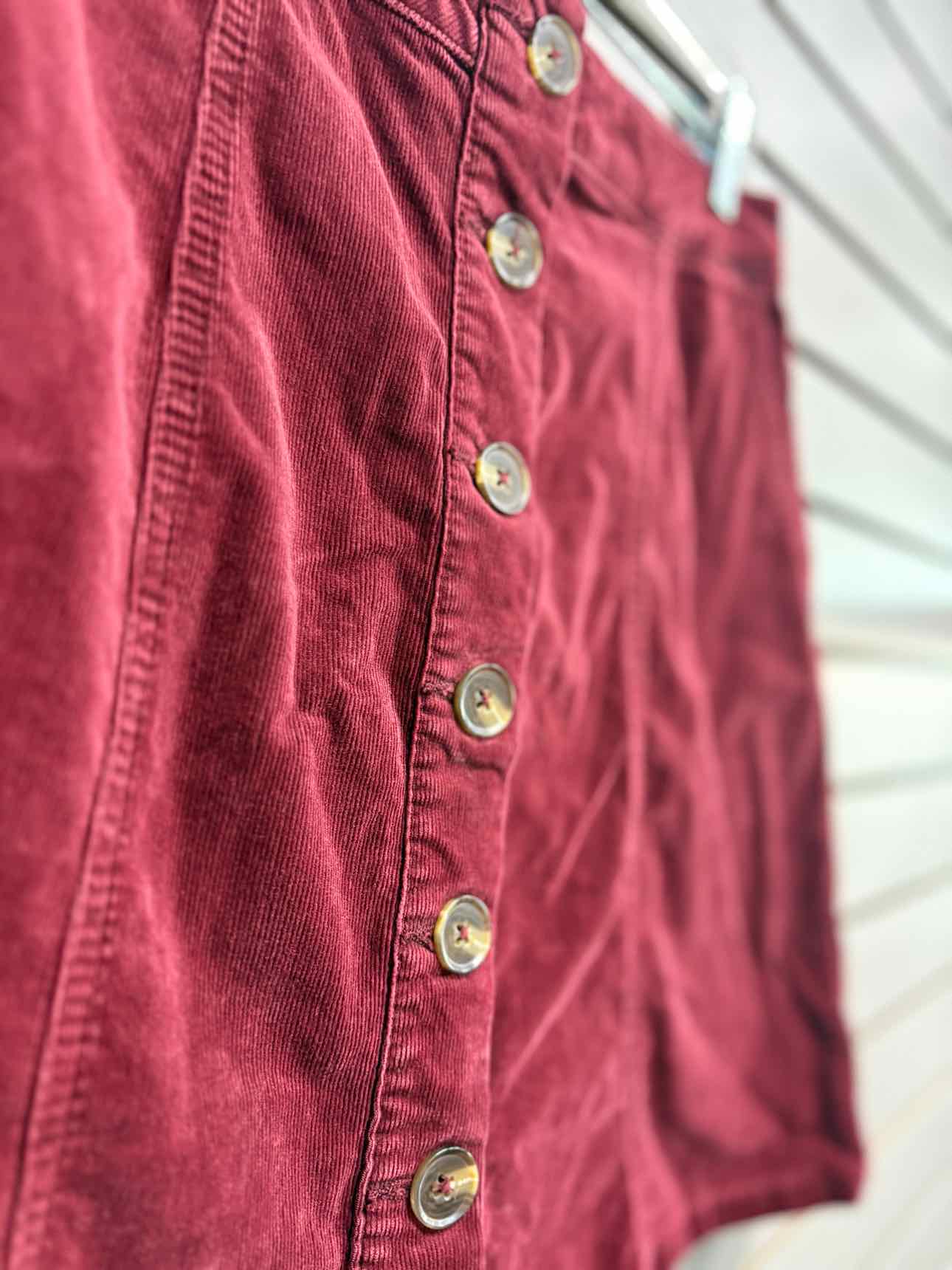 Women's Waist Size 6 Maurices Burgundy Above Knee Skirt