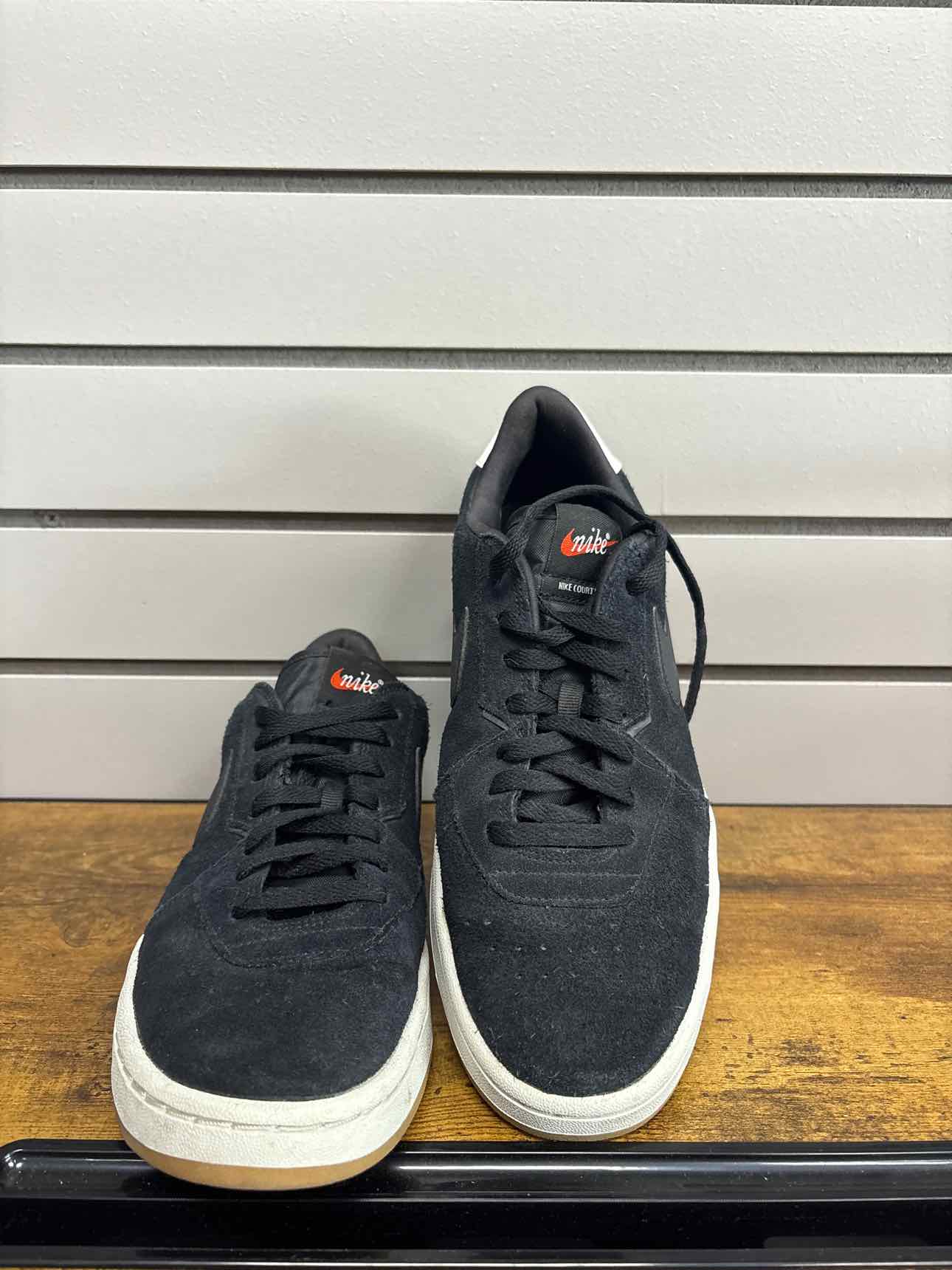 Women's W Shoe Size 9.5 Black Nike Sneaker