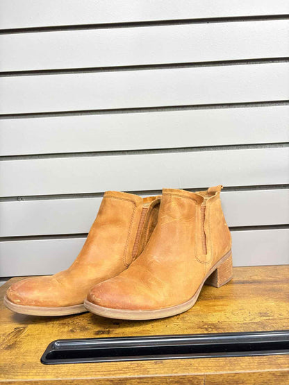 Women's W Shoe Size 9.5 Brown Korks Boot