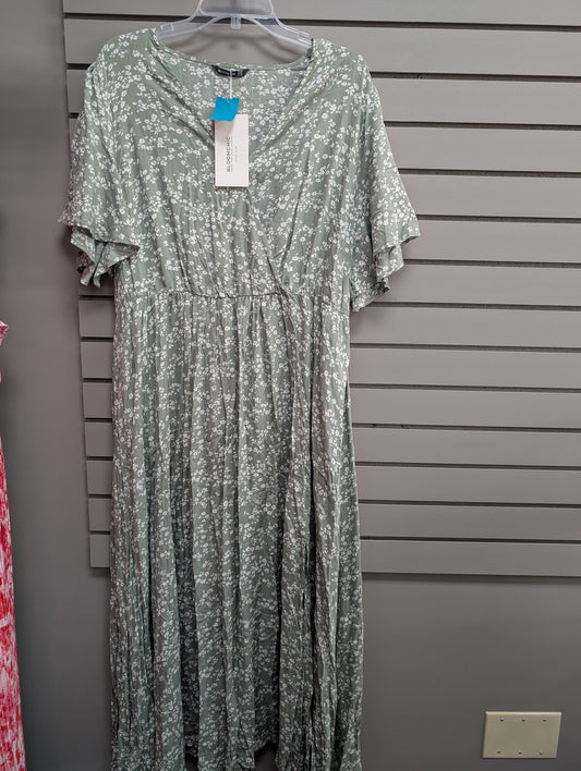 Women's Size 20 Light Green bloom chic Short Sleeve Floral Maxi Dress