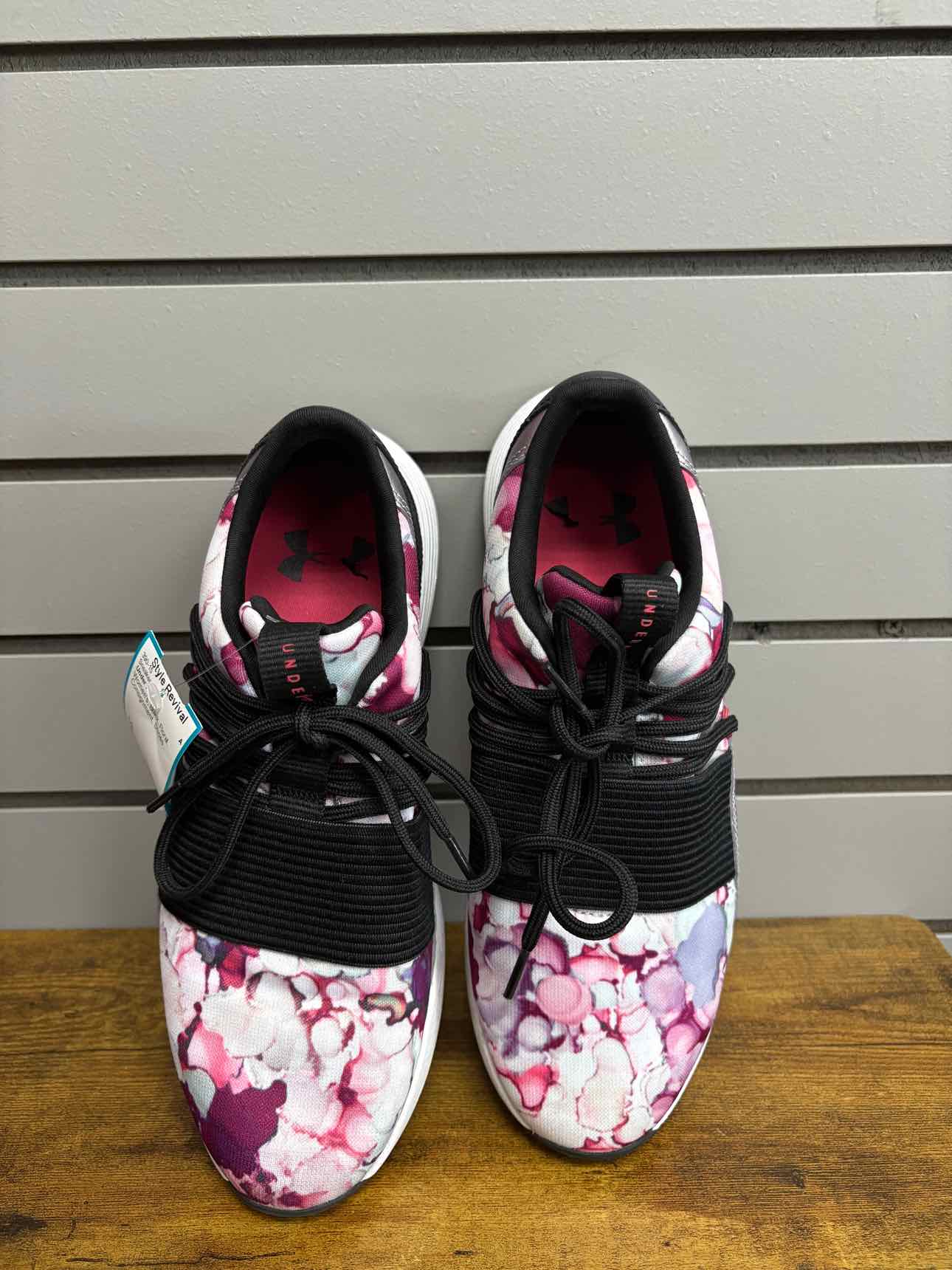 Women's W Shoe Size 10 Black Under Armour Floral Sneaker