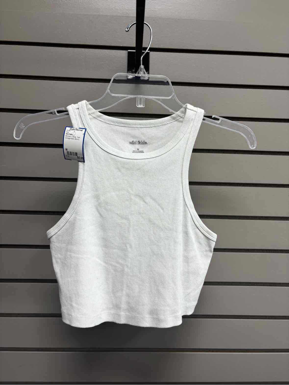 Women's Women Size M White Wild Fable Tank Shirt
