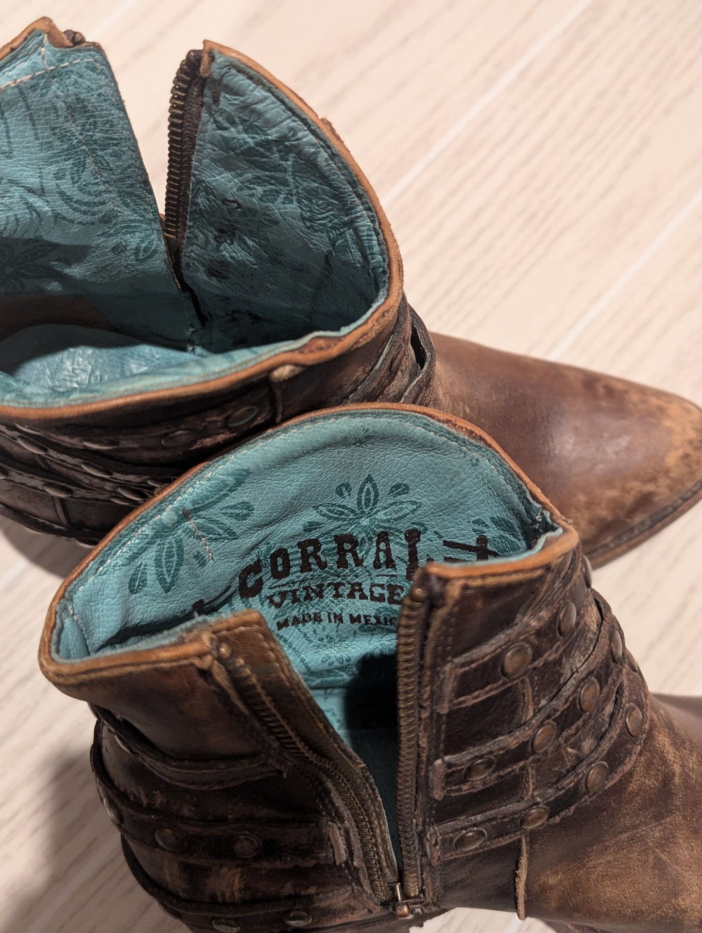 Women's Size 8.5 Brown Corral Boot