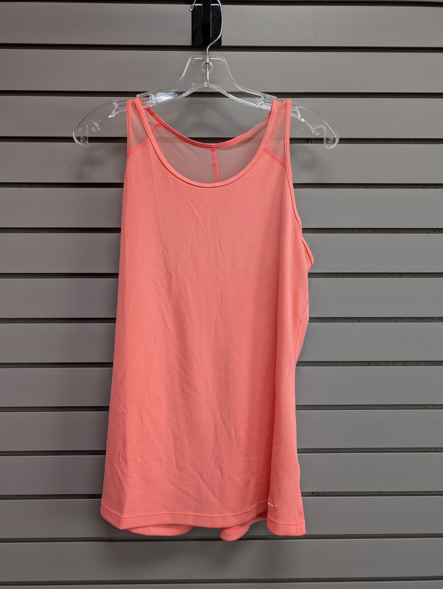 Wmn's Consignment - Tops