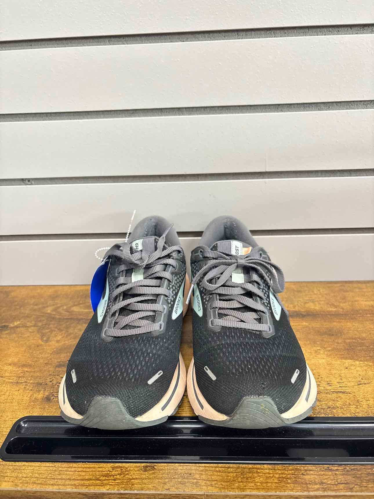 Women's W Shoe Size 9 Black Brooks Sneaker