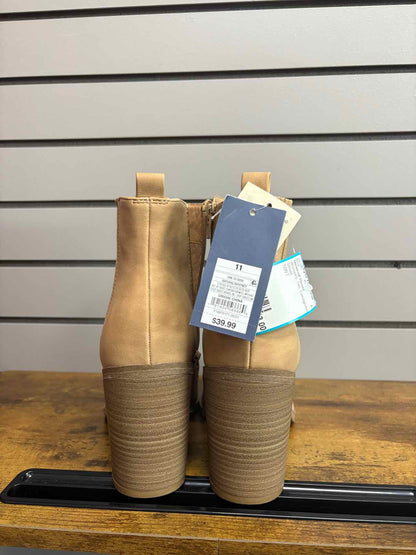Women's W Shoe Size 11 Tan Universal Thread Boot