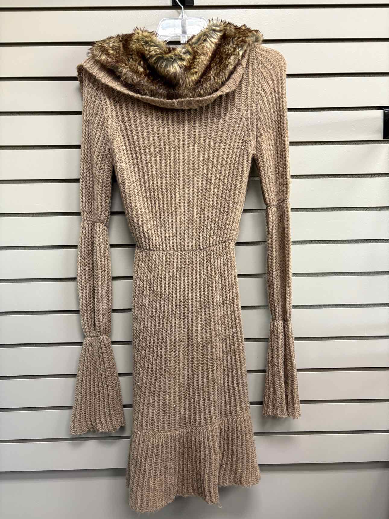 Women's Size M Teddy Bear Romeo + Juliet Long Sleeve Knee Length Dress