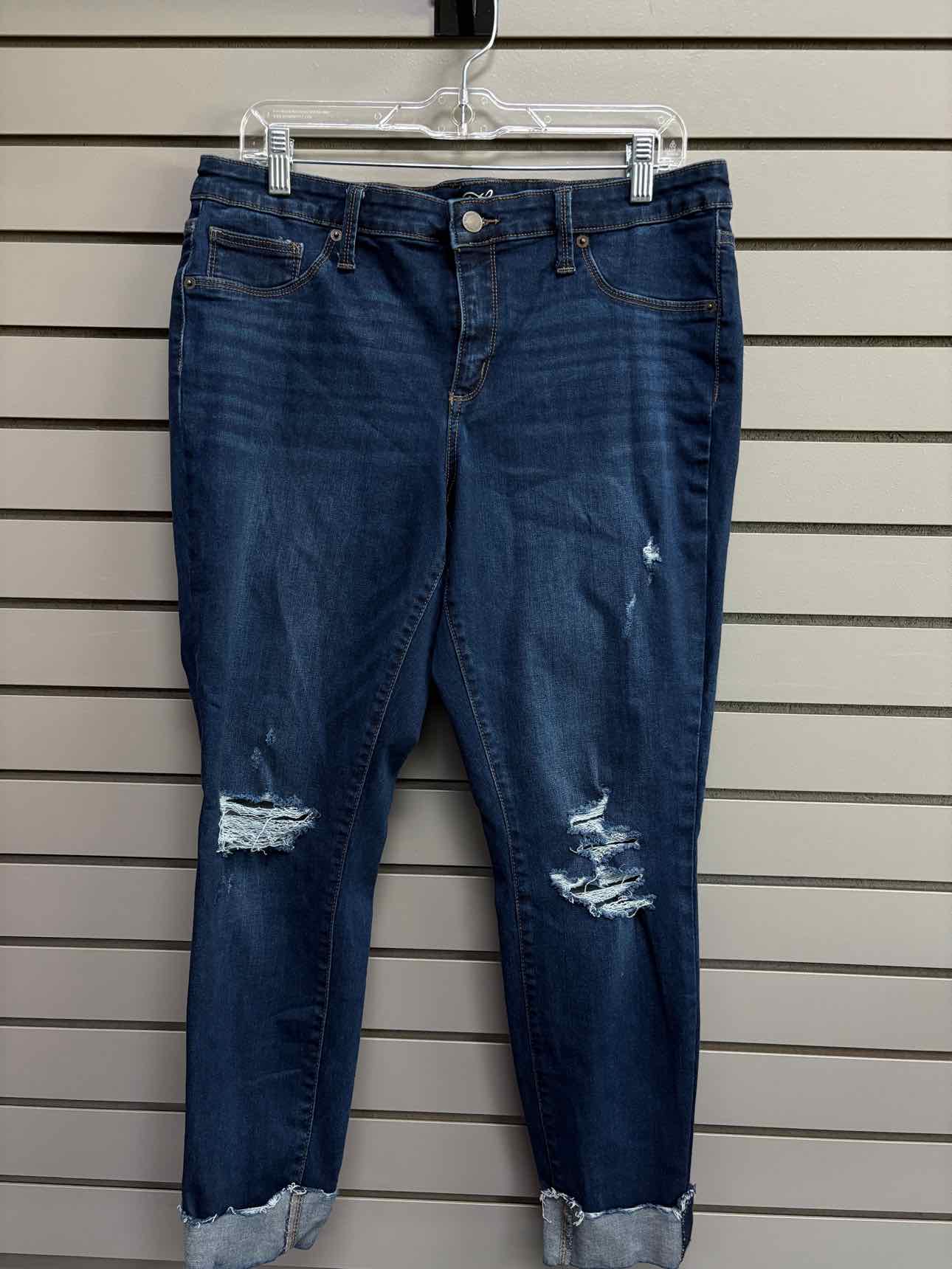 Women's Waist Size 14 Universal Thread Dark Blue Jean