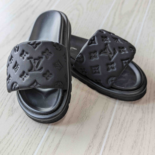 Women's W Shoe Size 39 Black Louis Vuitton Sandal