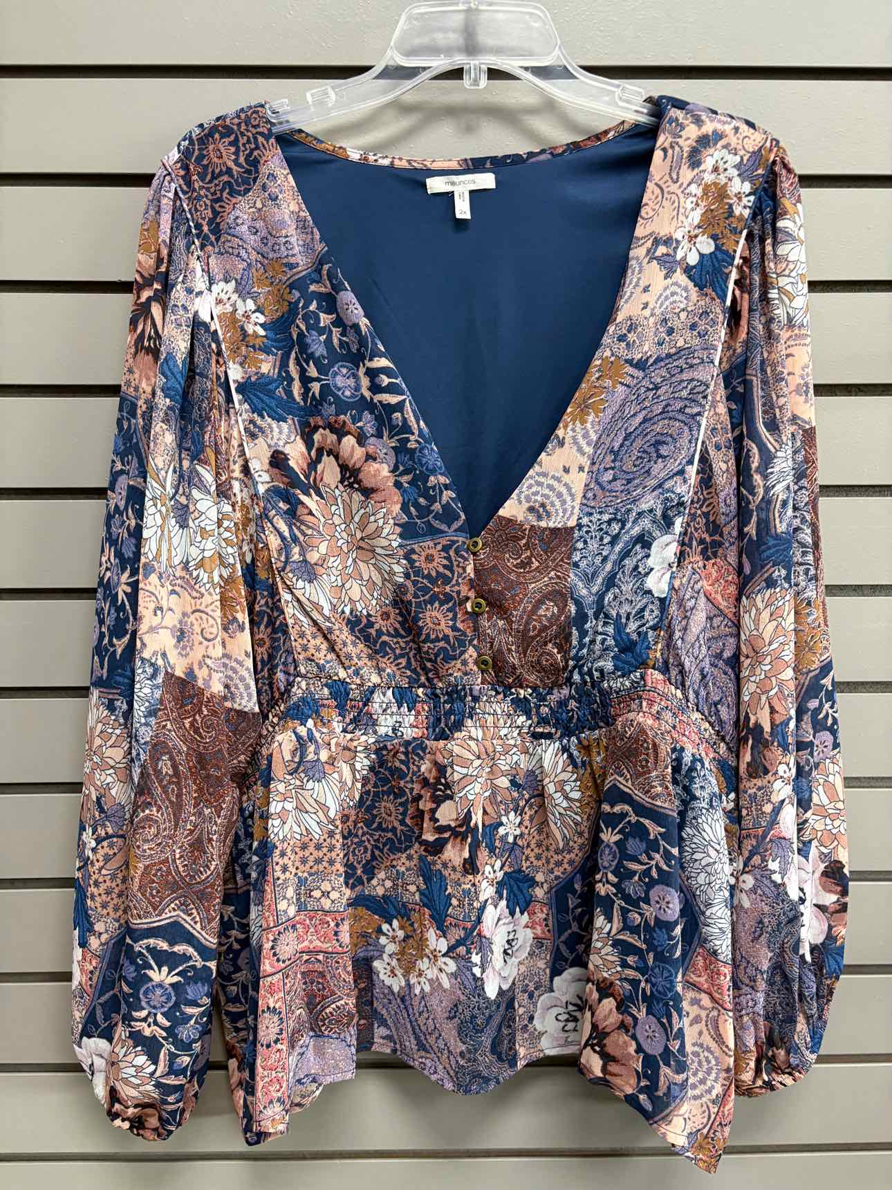 Women's Women Size 2X Multi-Color Maurices Floral V-Neck Long Sleeve Shirt