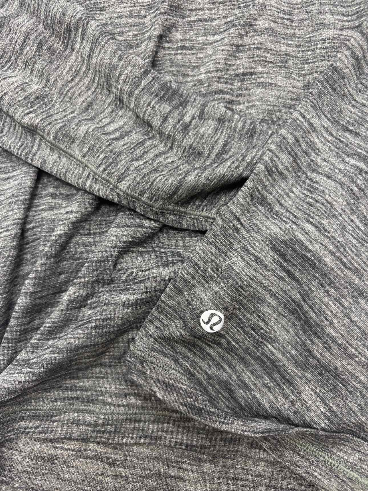 Women's Women Size 6 Charcoal Lululemon Long Sleeve Shirt