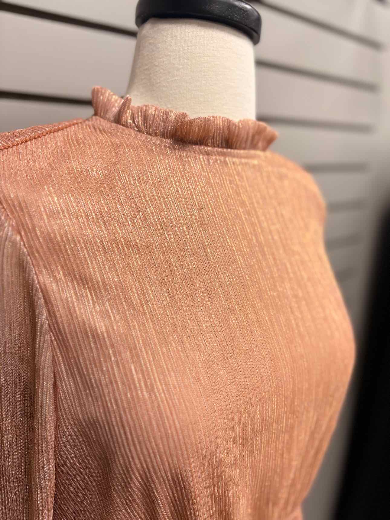 Women's Women Size M Rose Gold By the river Long Sleeve Shirt