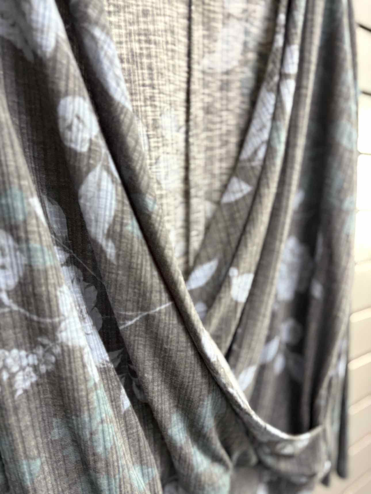 Women's Women Size XL Gray Maurices Floral Long Sleeve Shirt