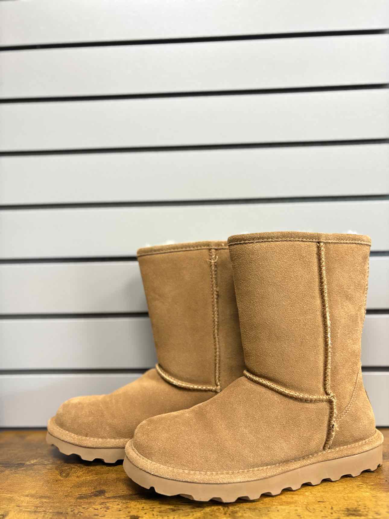 Women's W Shoe Size 8 Tan Bearpaw Boot